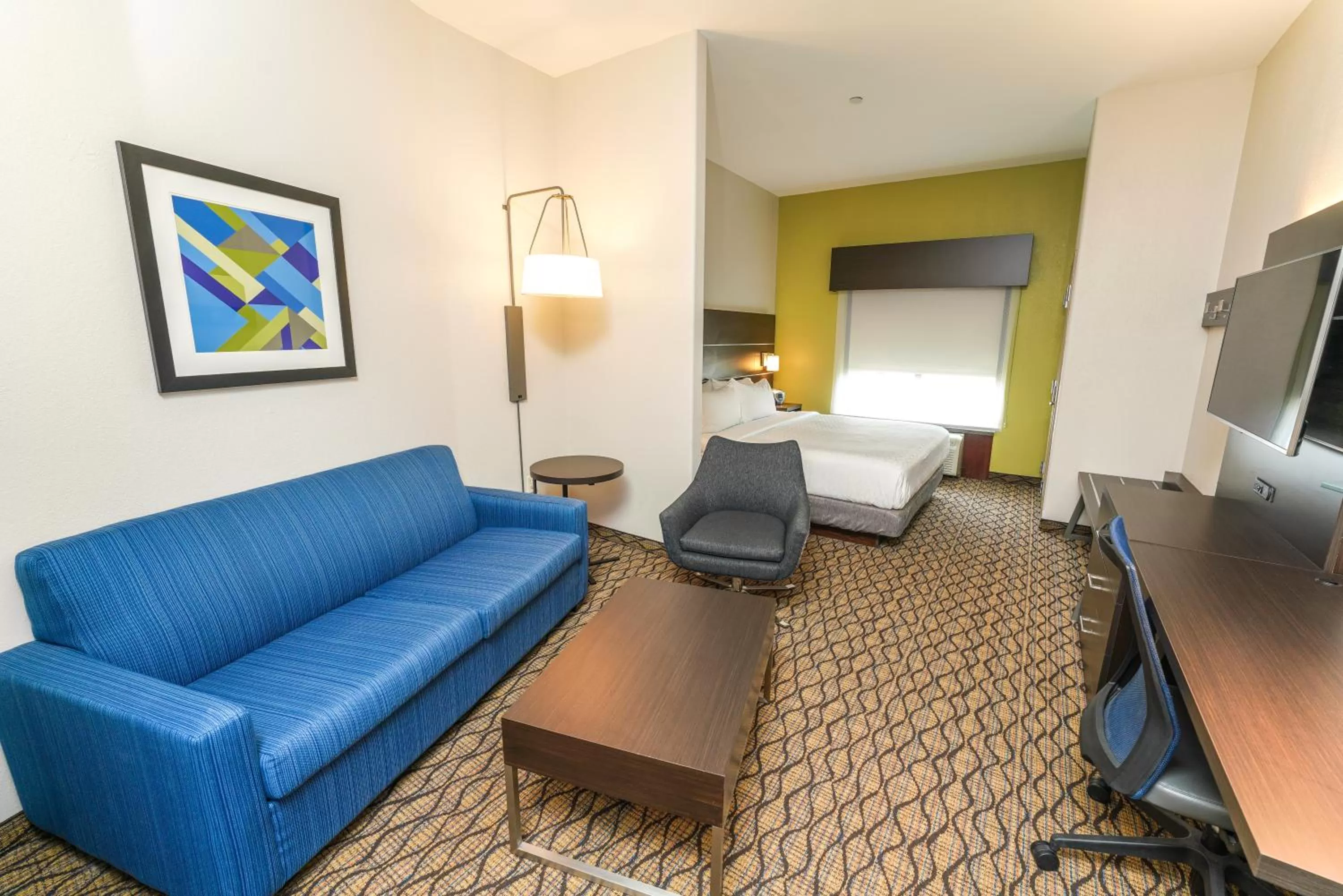 King Suite in Holiday Inn Express and Suites Springfield Medical District by IHG