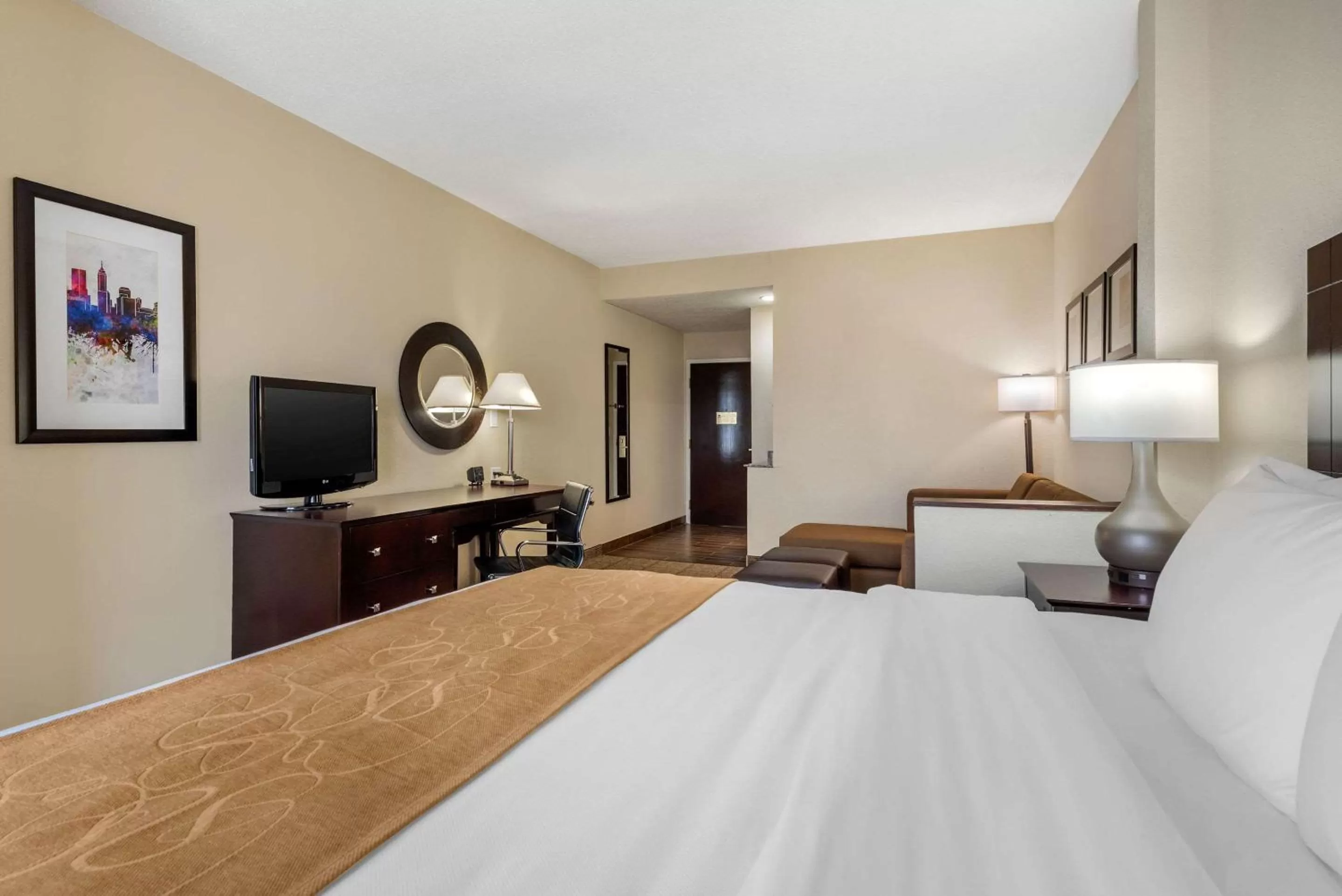 King Suite in Comfort Suites Lafayette University Area