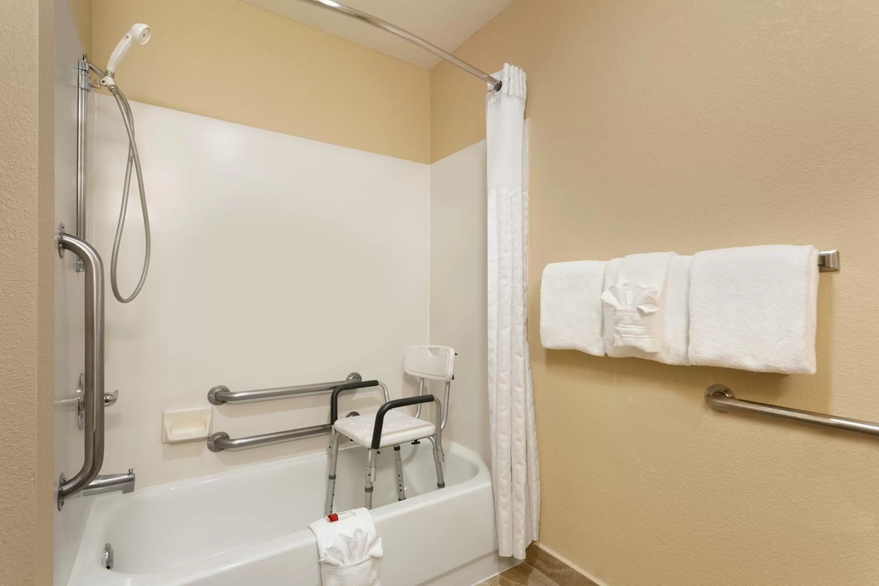 King Room - Disability Access - Non-Smoking in Baymont by Wyndham Salina