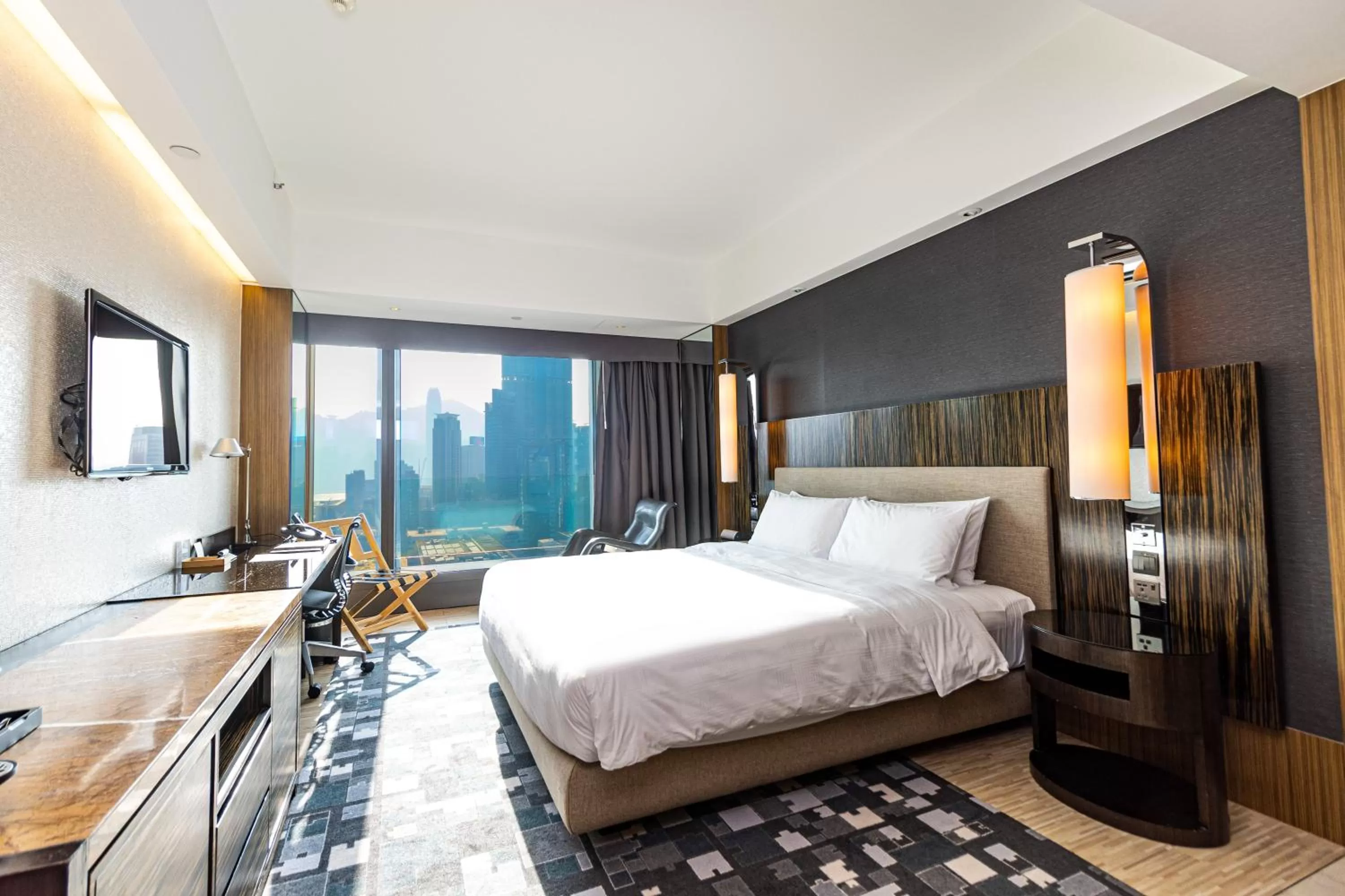 Club 36 King with Partial Harbor View in Hotel ICON