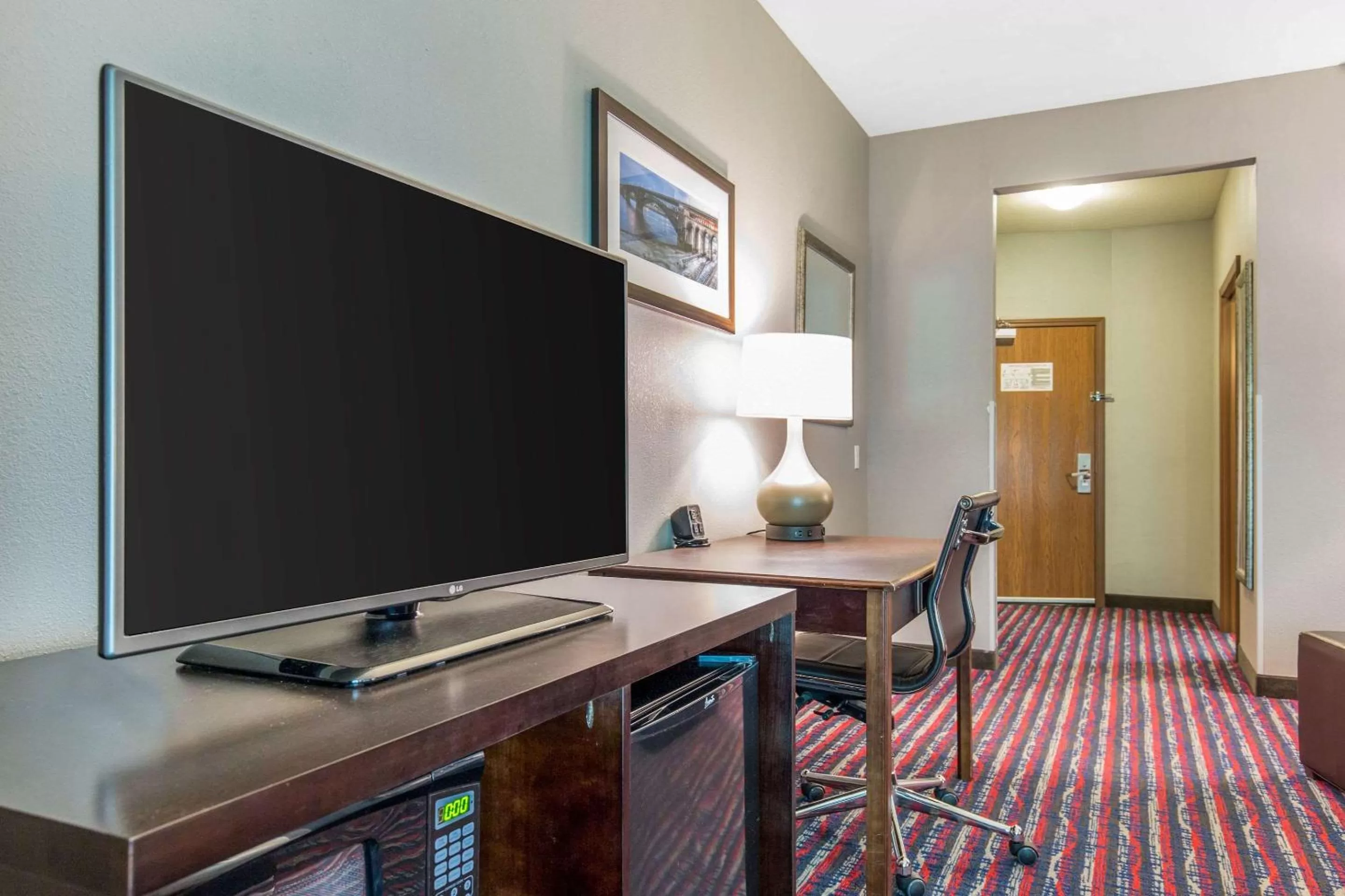 King Room - Non-Smoking in Comfort Suites Fairview Heights