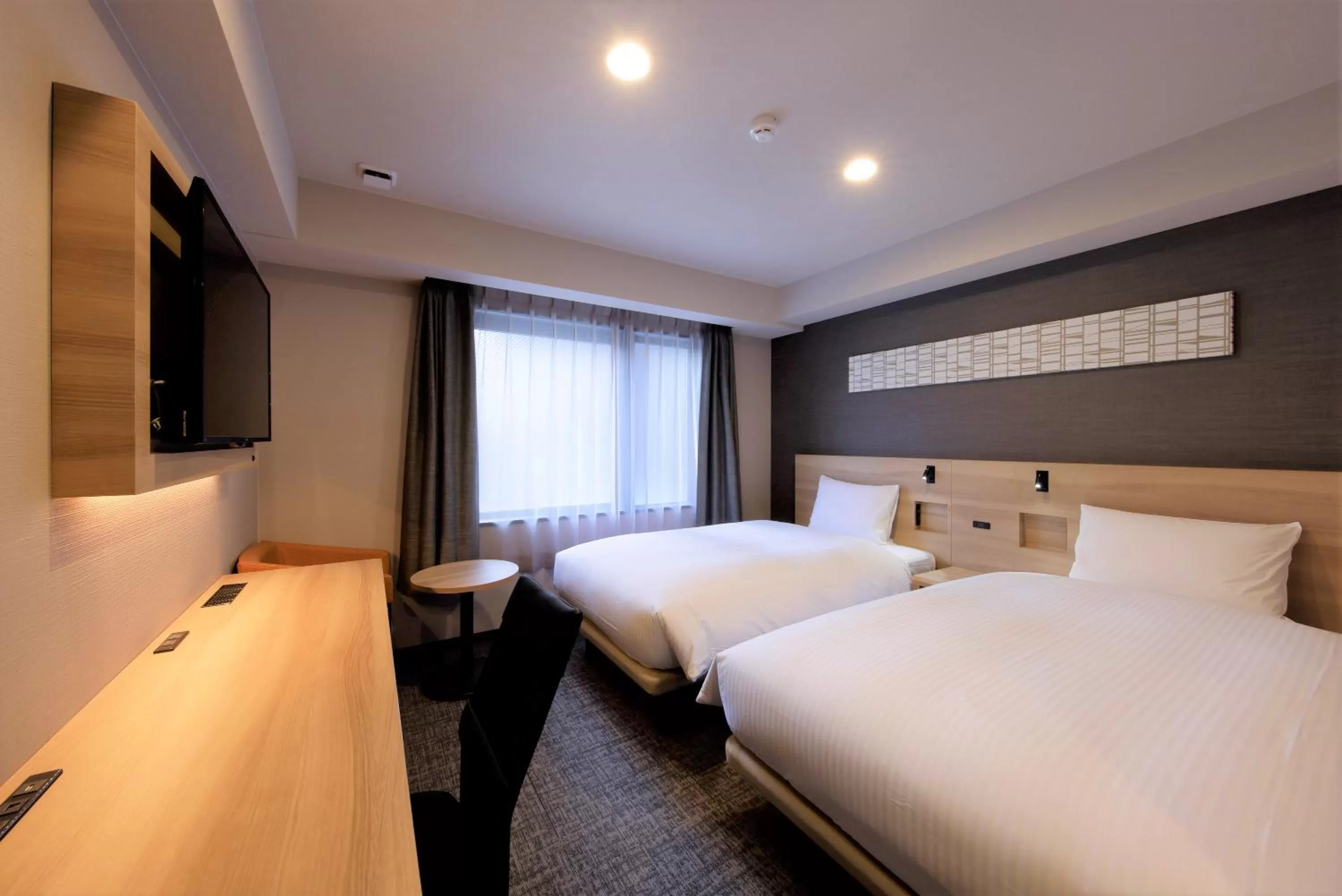 Twin Room in Smile Hotel Osaka Nakanoshima