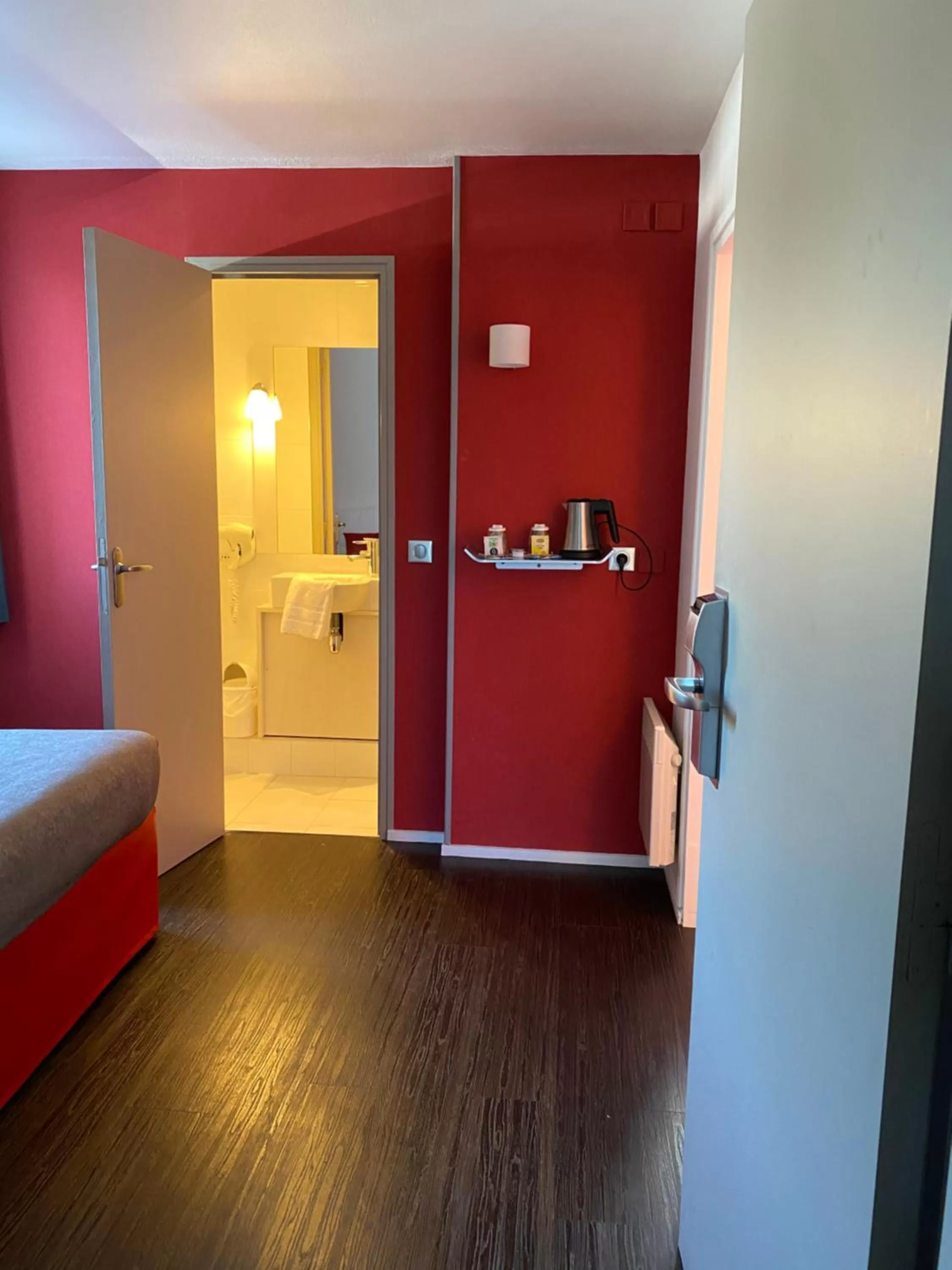 Triple Room with One Double Bed and One Single Bed in Kyriad Quimper Sud