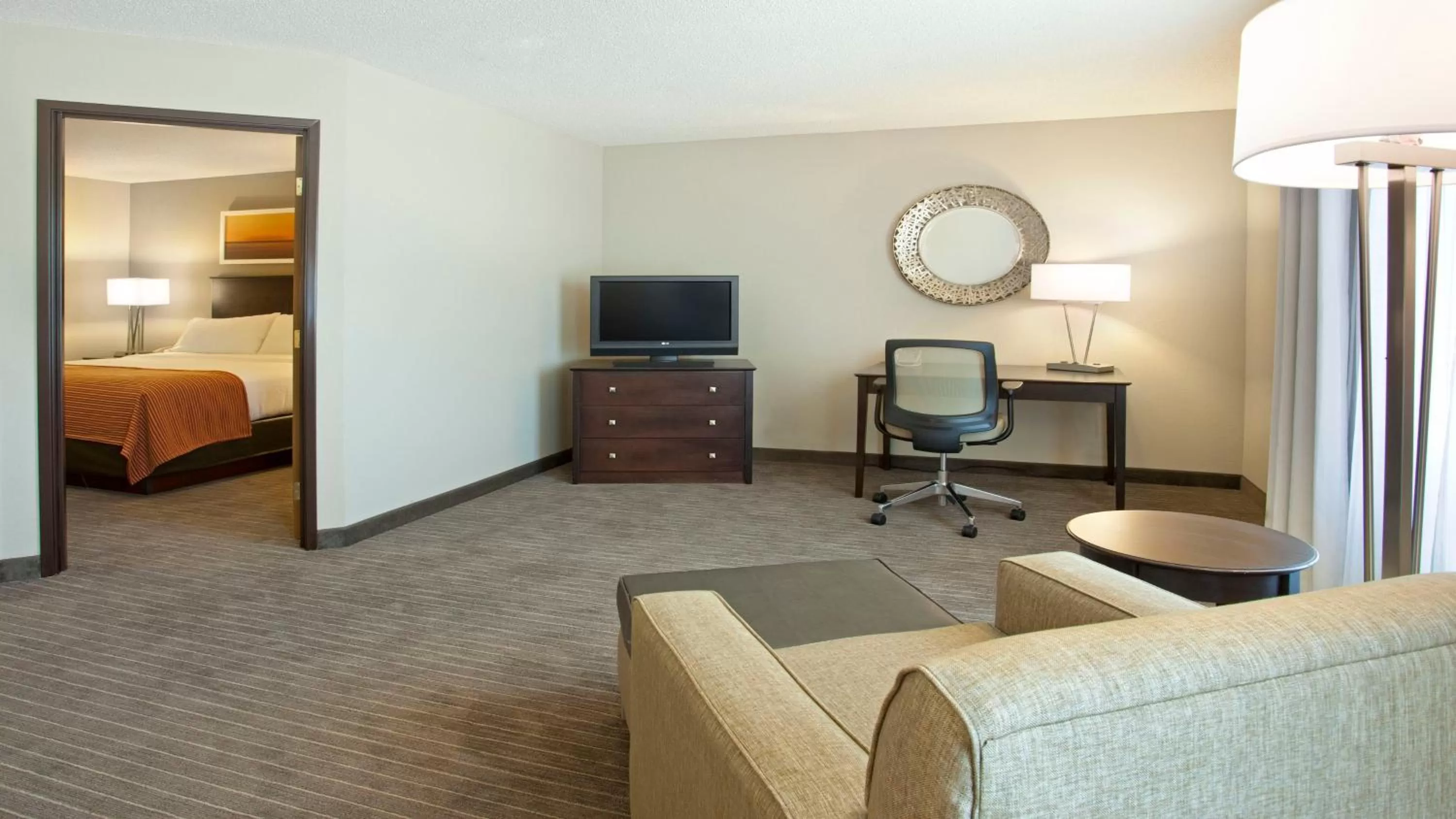Deluxe Suite - Hearing Accessible - Non-Smoking in Holiday Inn Express Hotel & Suites Minneapolis - Minnetonka by IHG