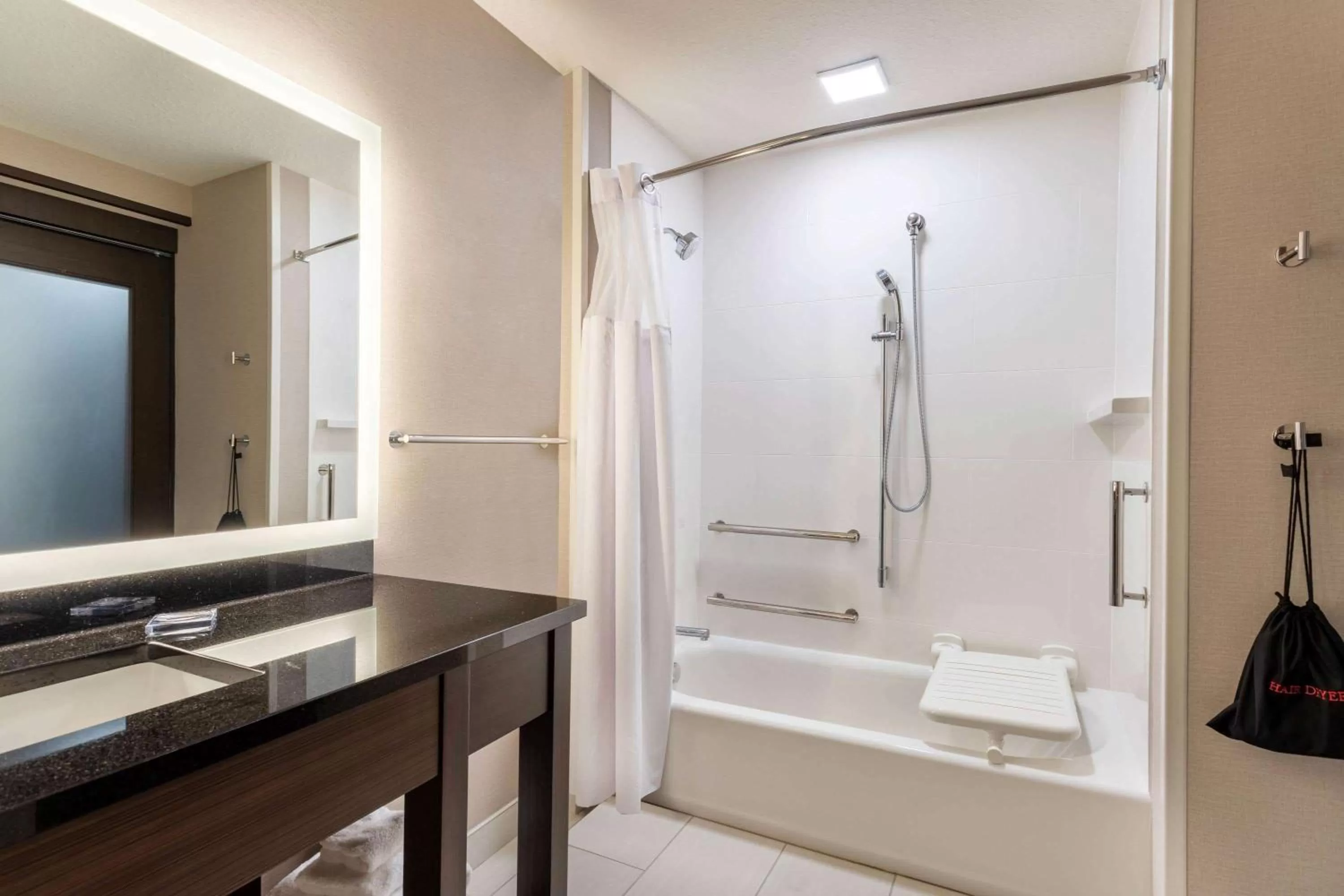 One-Bedroom King Suite - Mobility Access/Non-Smoking  in Wingate by Wyndham Angola