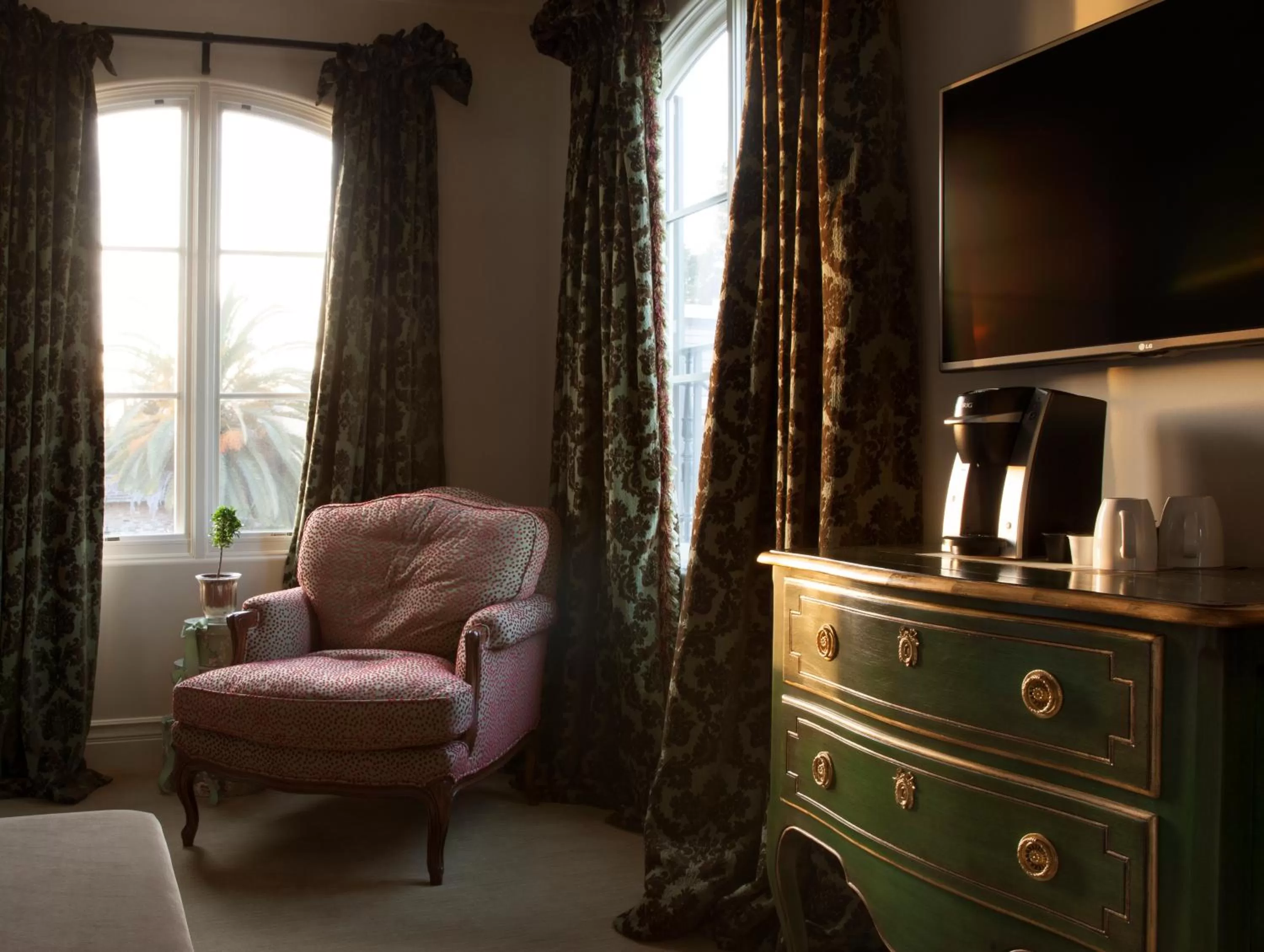 Suite - single occupancy in Enchante Boutique Hotel