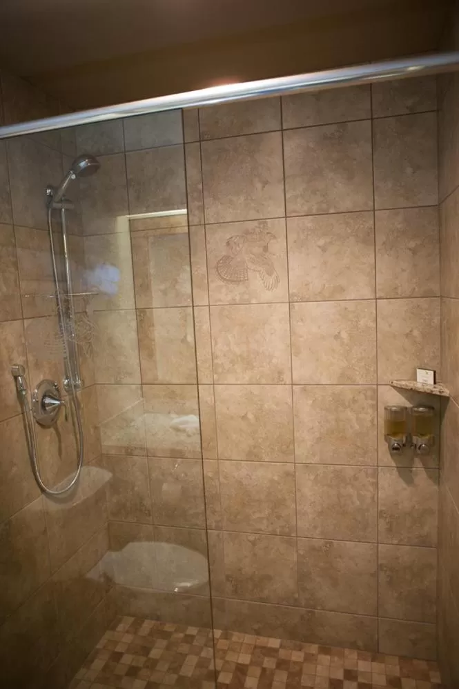 Standard Queen Room with Two Queen Beds - Pet-friendly in Grouse Mountain Lodge