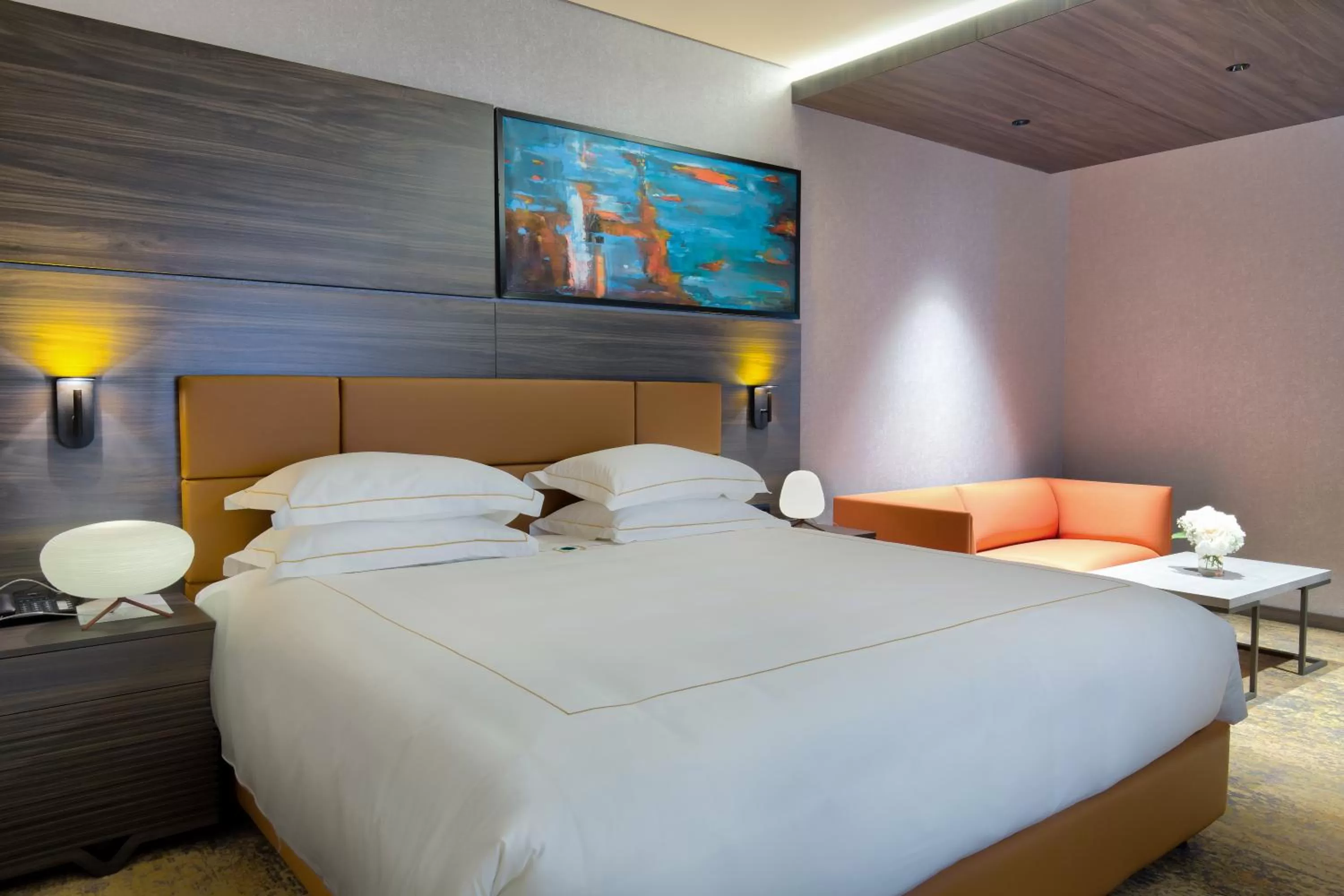 Large Double Room in Emerald Hotel