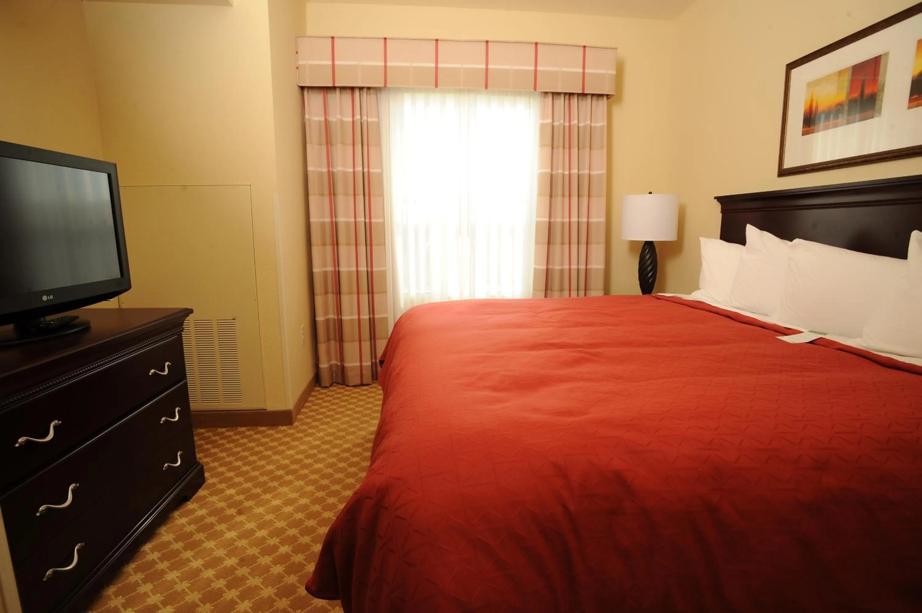 King Room with Roll In Shower - Disability Access/Non-Smoking in Country Inn & Suites by Radisson, Concord (Kannapolis), NC