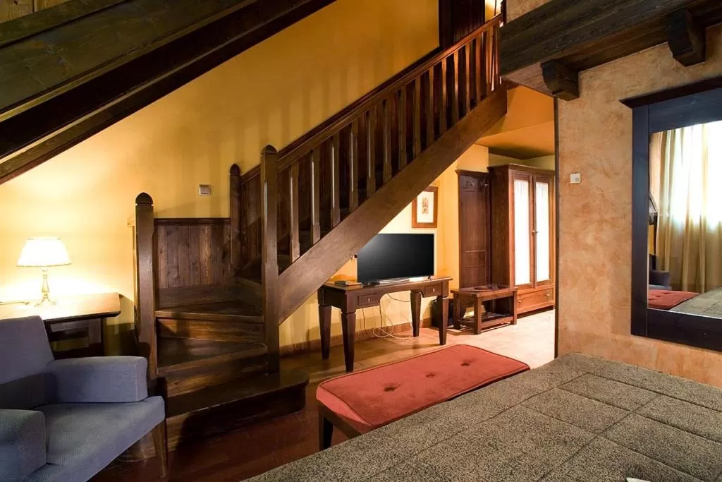 Duplex Quadruple Room in Hotel Hospital de Benasque