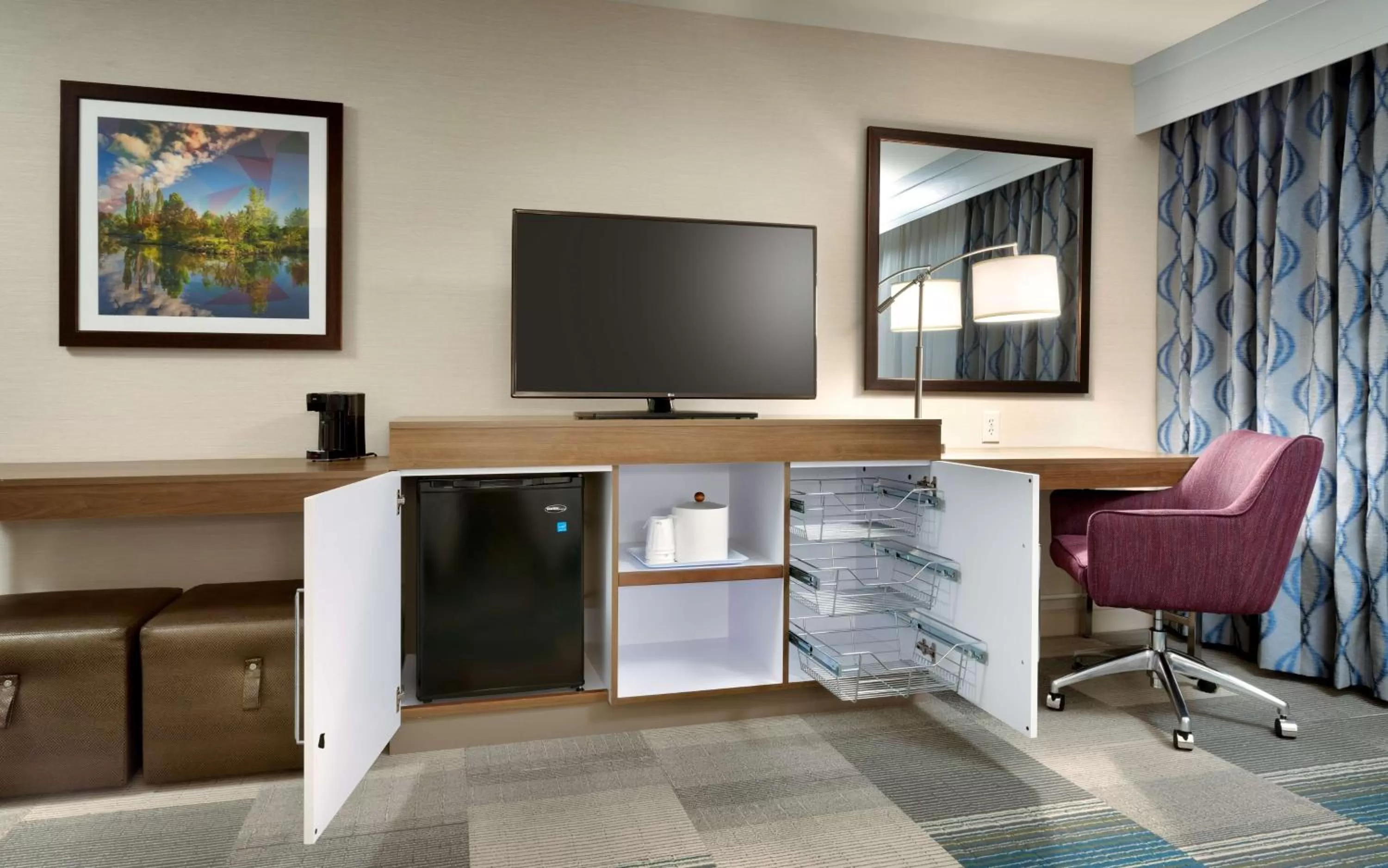 King Room - Disability Access/Hearing Accessible with Tub - Non-Smoking in Hampton Inn & Suites Pocatello