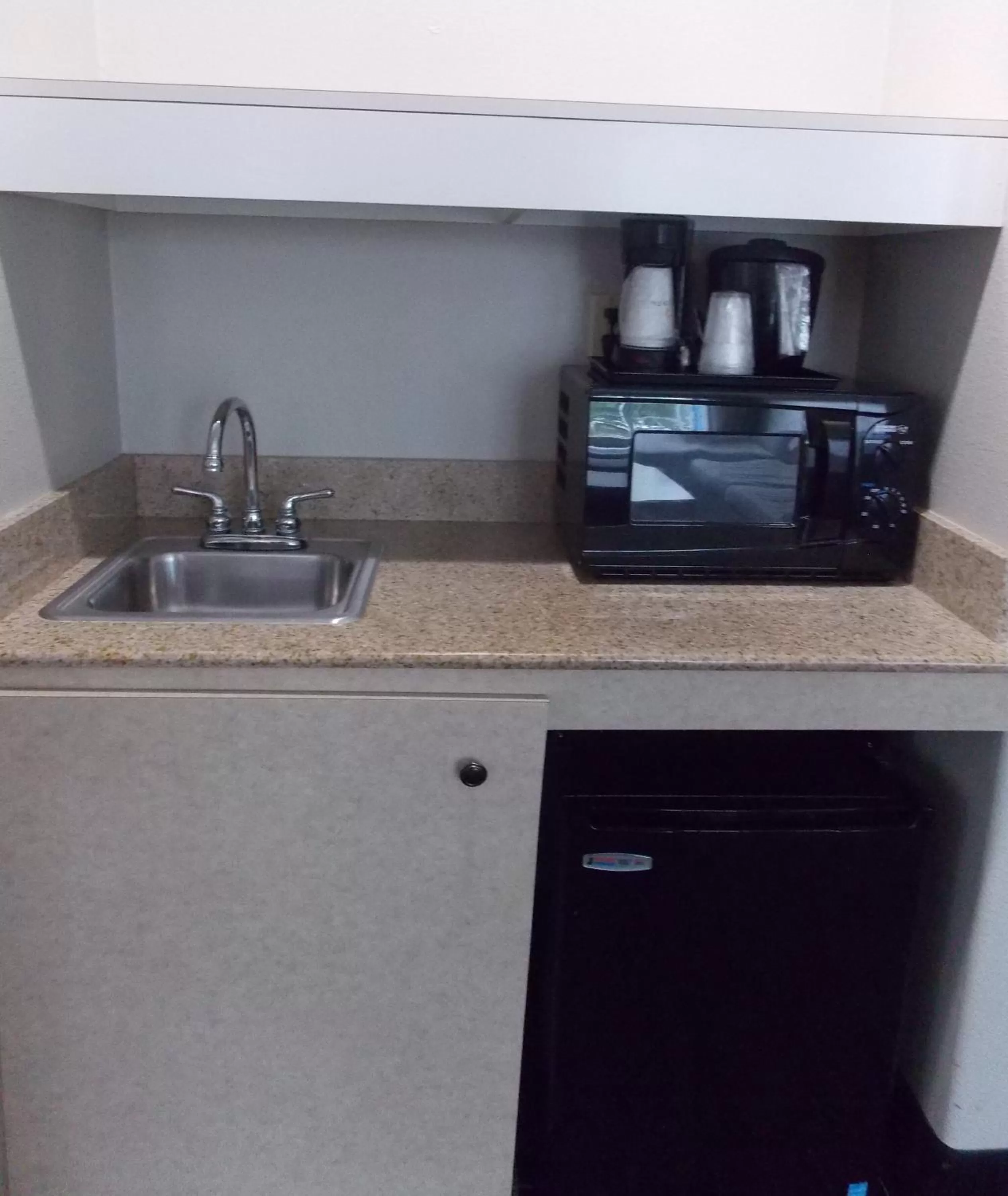 Two-Room King Suite - Mobility Access/Non-Smoking in La Quinta by Wyndham Rosenberg