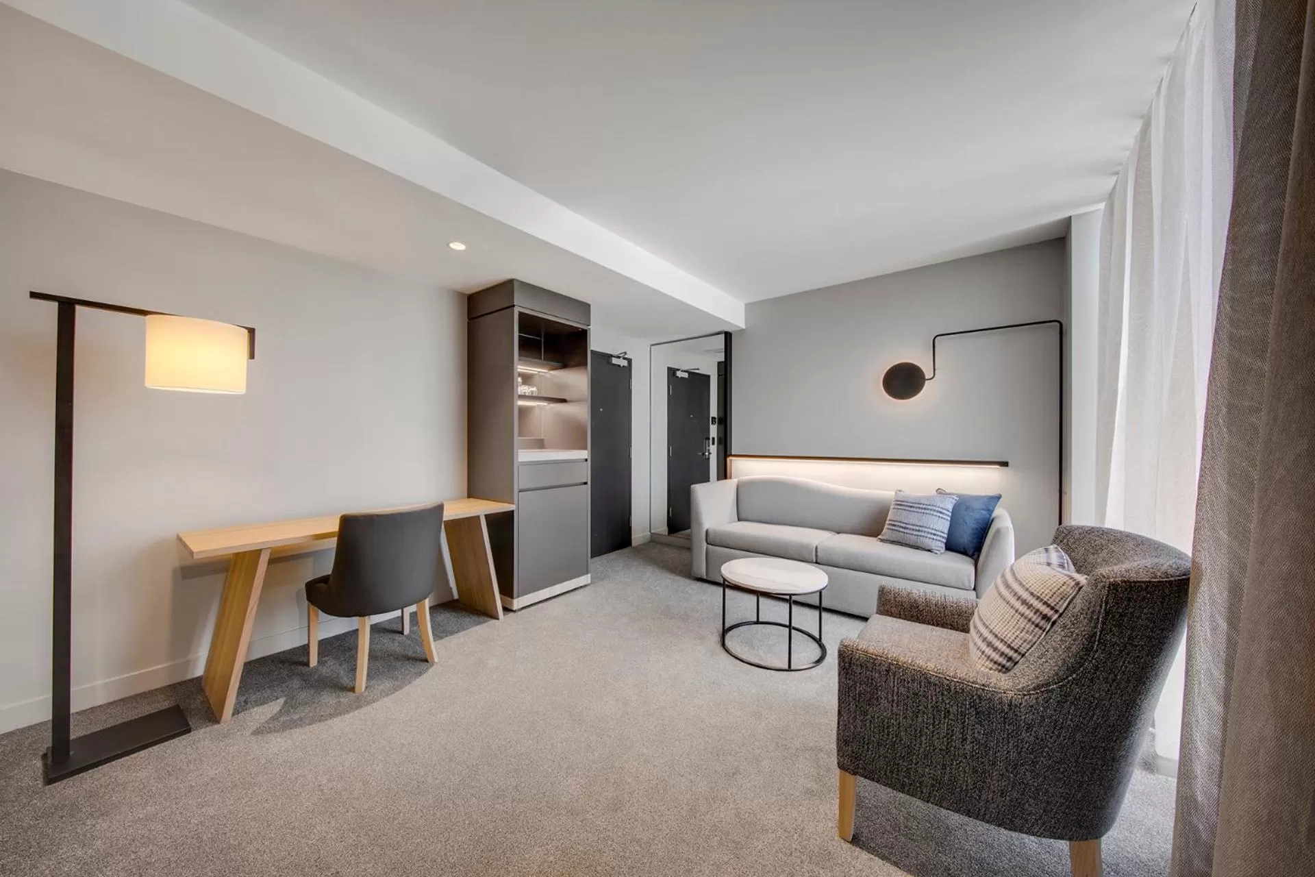 Deluxe Queen Suite in Vibe Hotel Hobart