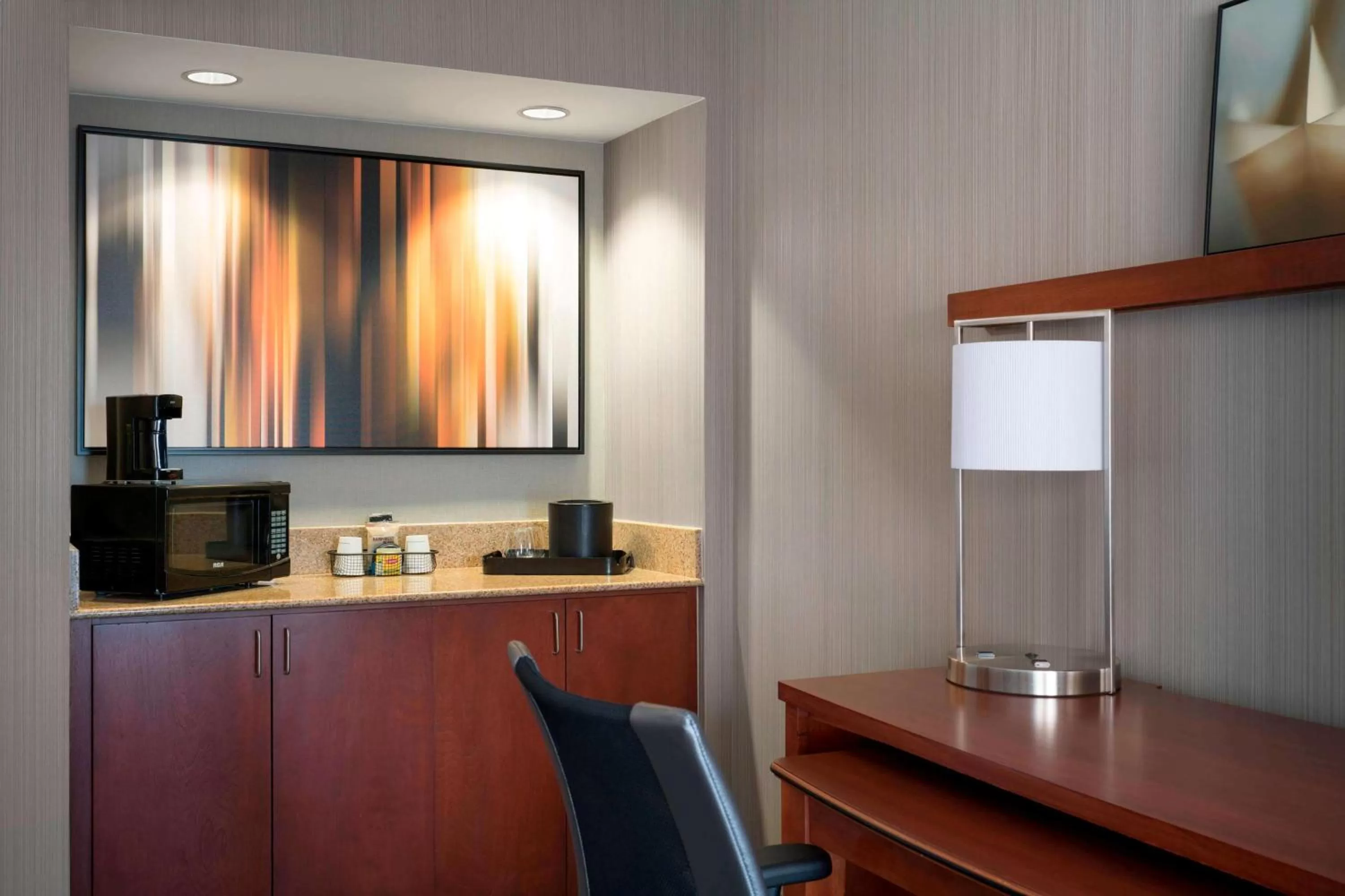 One Bedroom Suite Two Queens with Sofabed in Sonesta Select Los Angeles Torrance South Bay