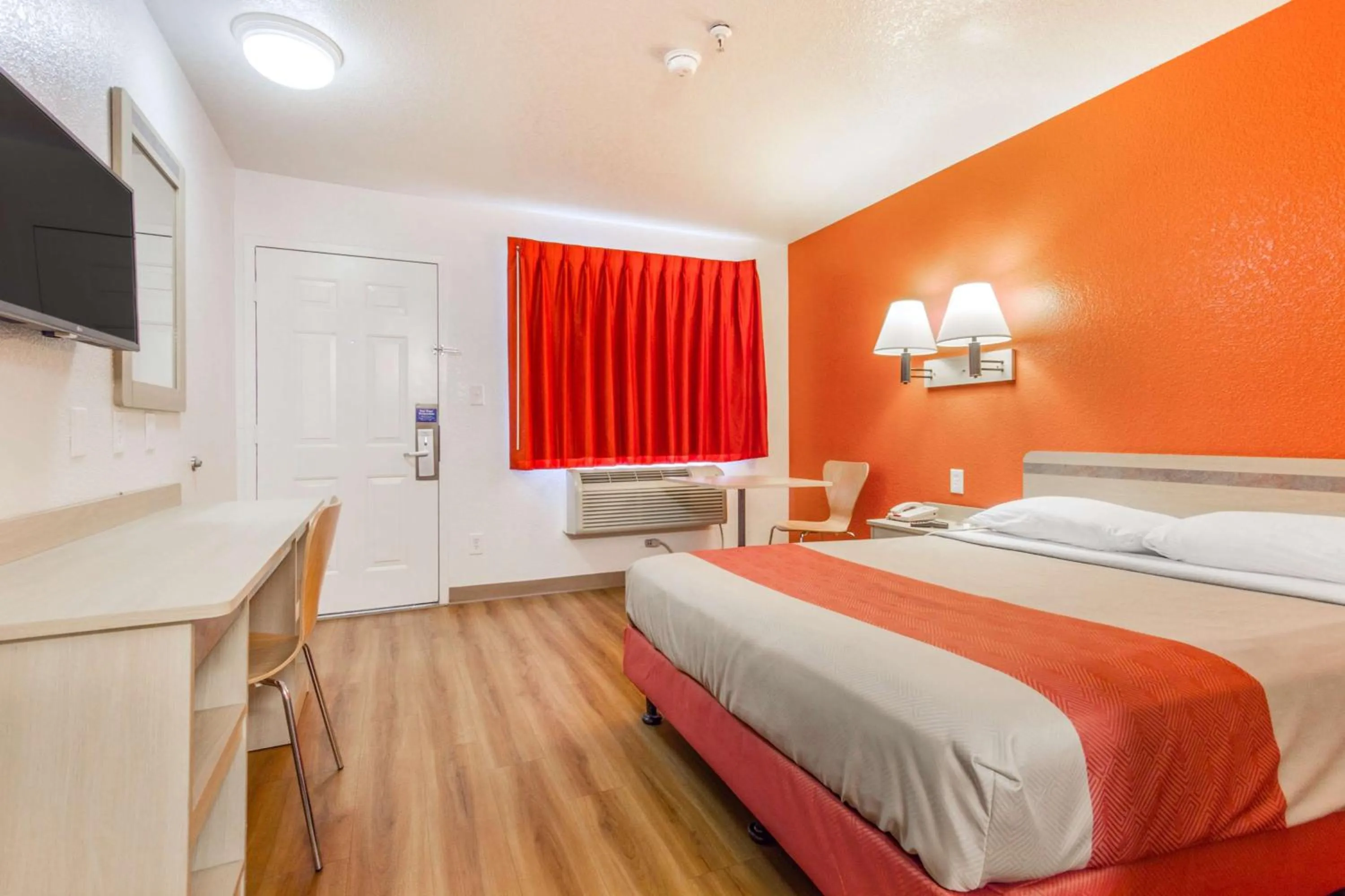 Double Room - Disability Access - Roll In Shower in Motel 6-Phoenix, AZ - West