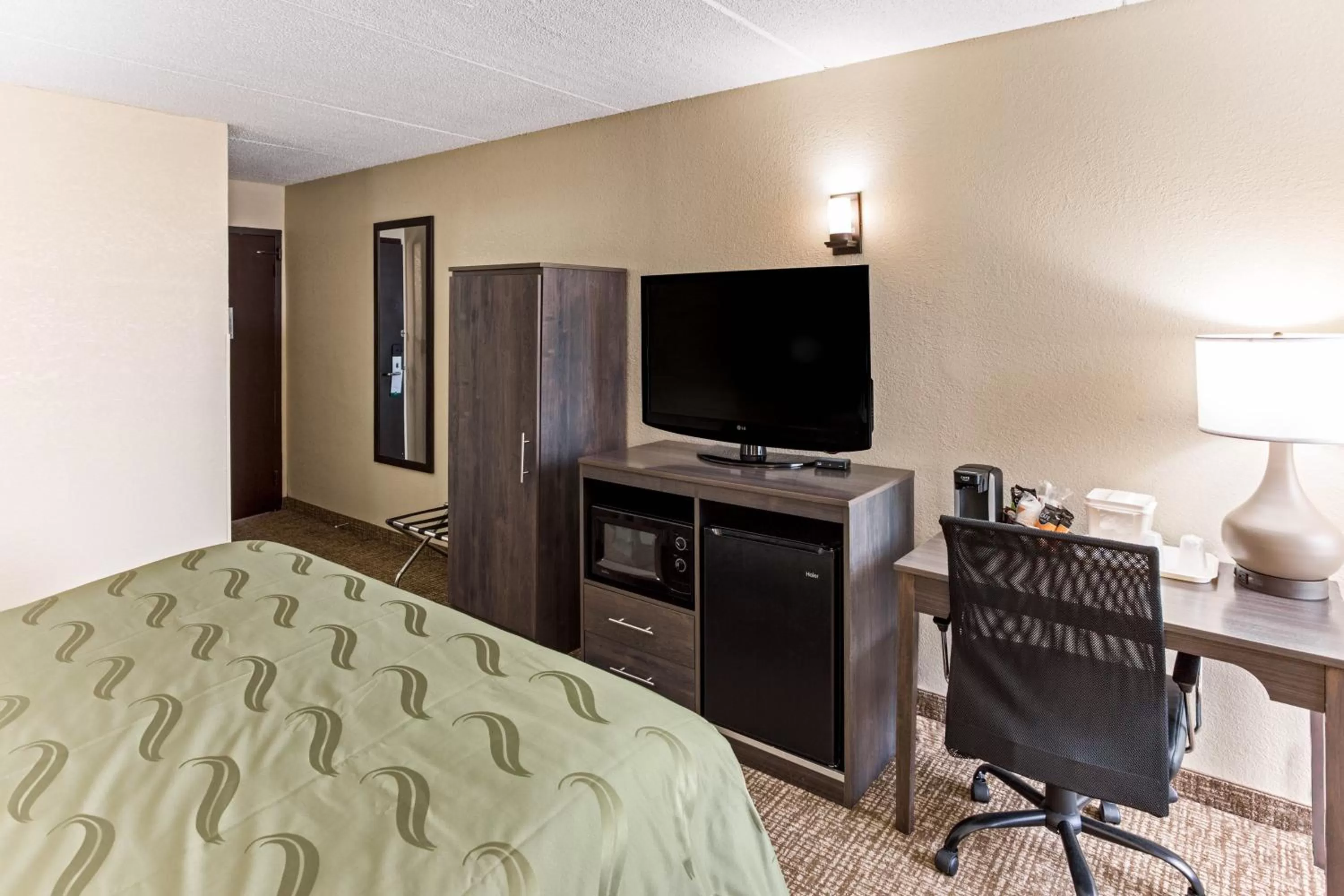 King Room - Non-Smoking in Quality Inn & Suites Plattsburgh