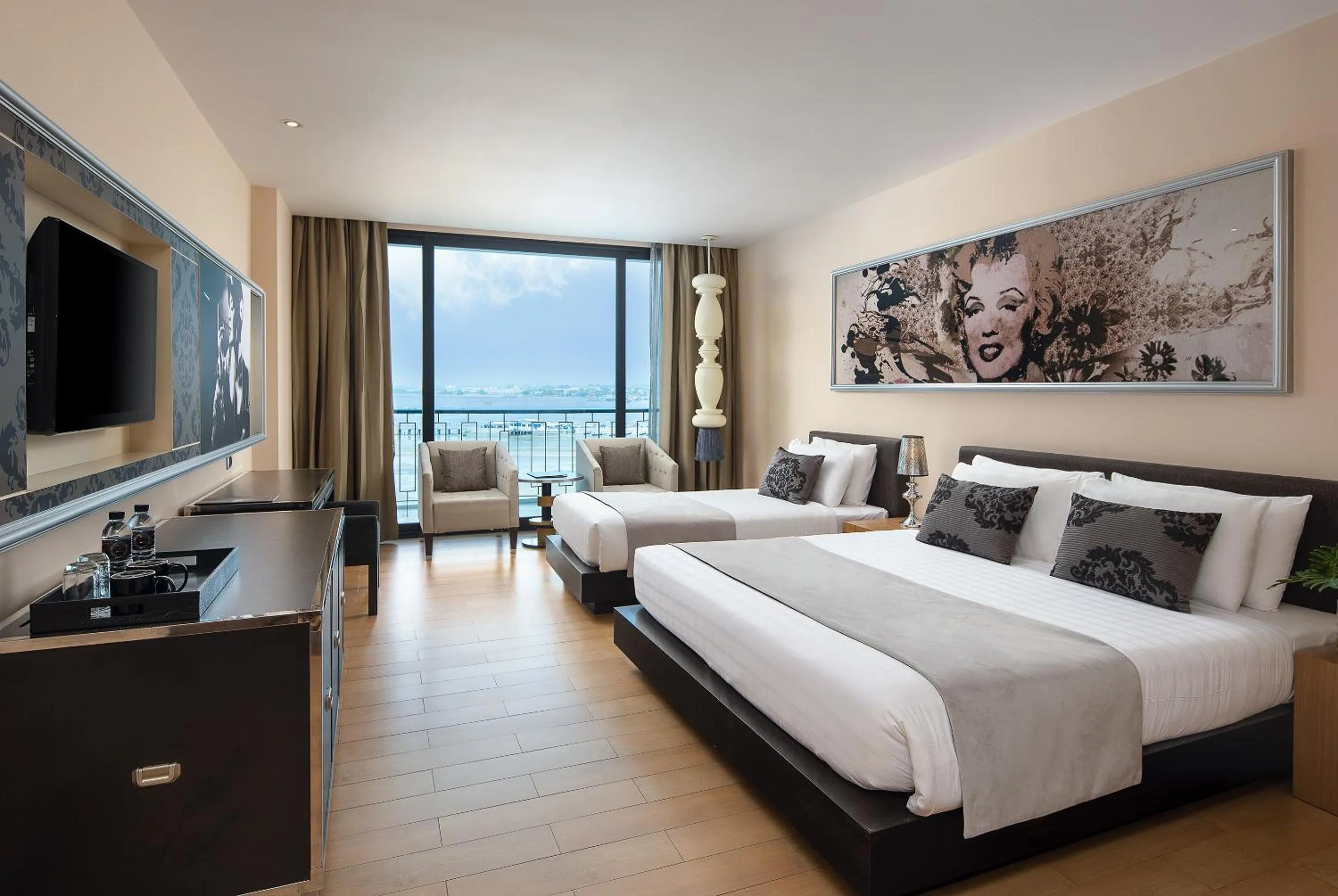 Superior Twin Room with Sea View in Way Hotel Pattaya