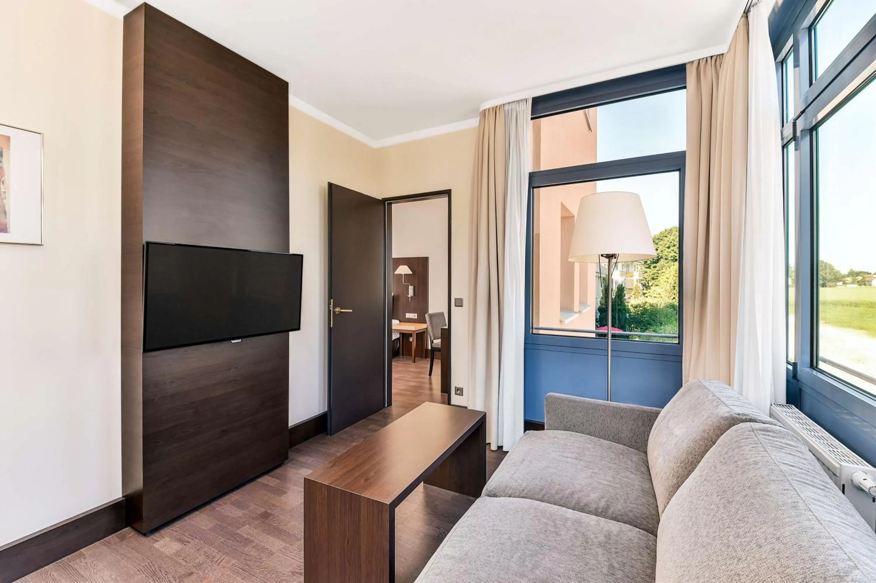 Junior Suite New Style with Extra Bed (2 Adults + 1 Child) in NH München City Süd