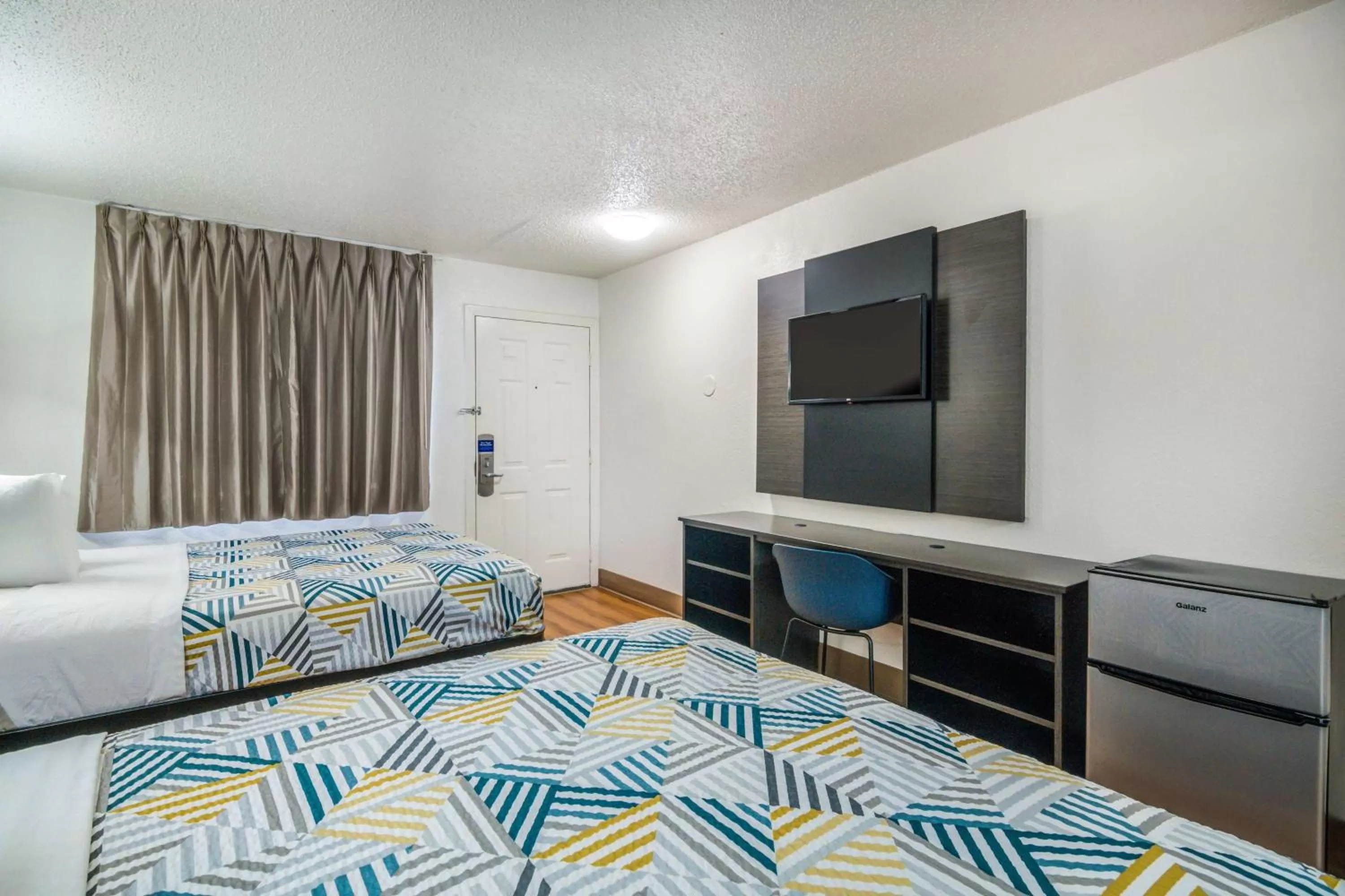 Queen Room with Two Queen Beds - single occupancy in Motel 6-Irving, TX - Dallas