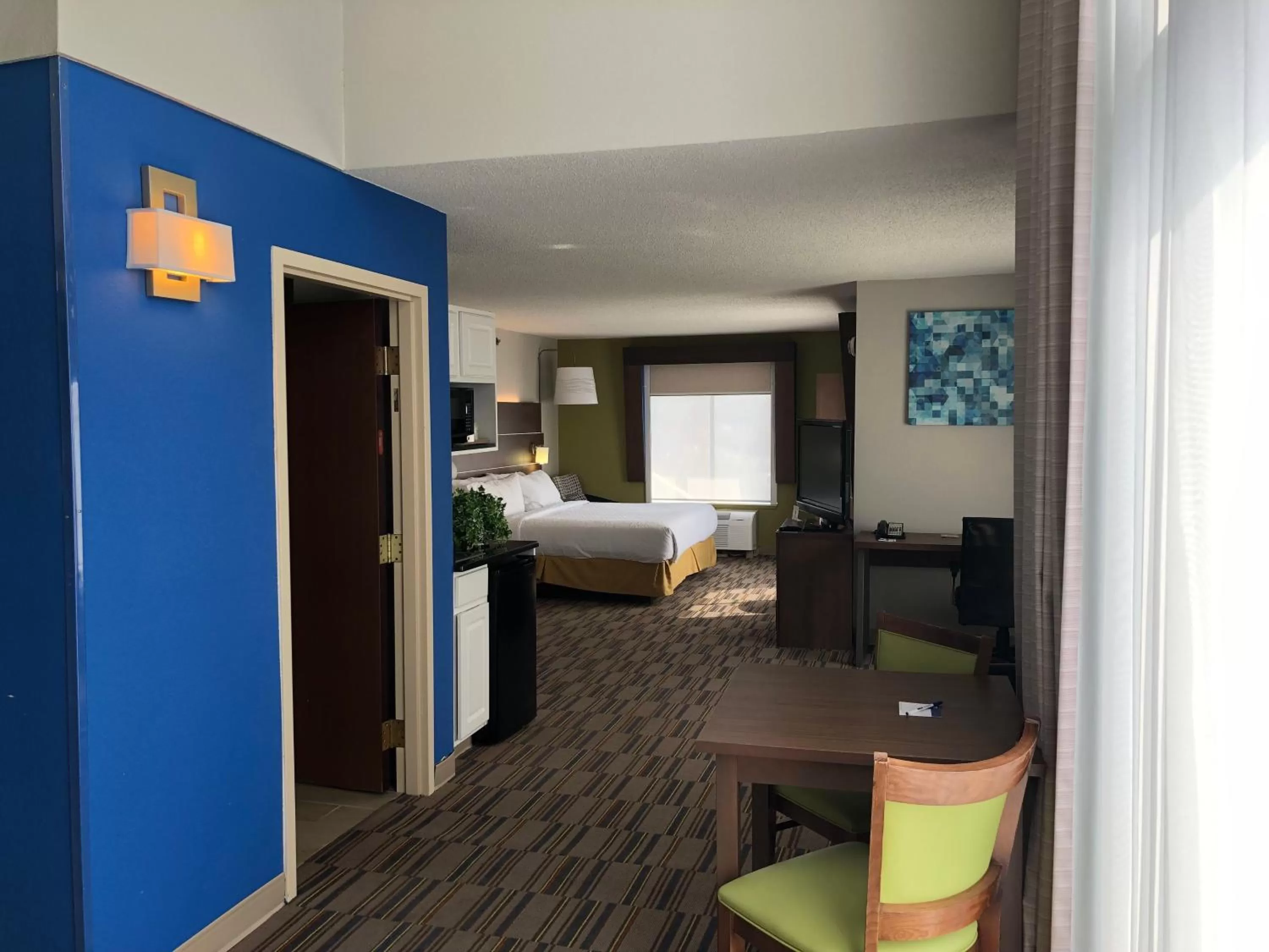 Executive Suite - Non-Smoking in Holiday Inn Express and Suites Quakertown - Allentown Area by IHG