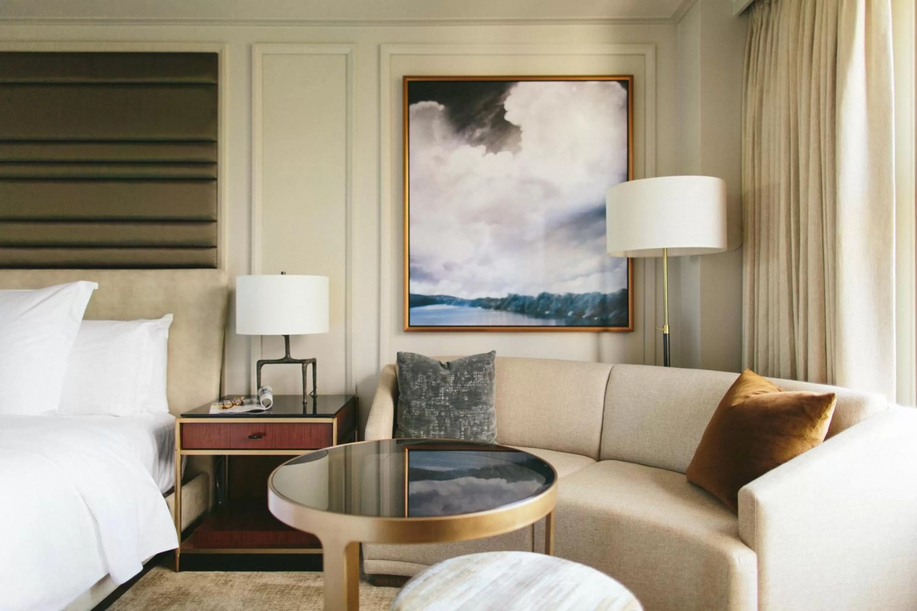 Deluxe City View High Floor Room in Four Seasons Hotel Austin