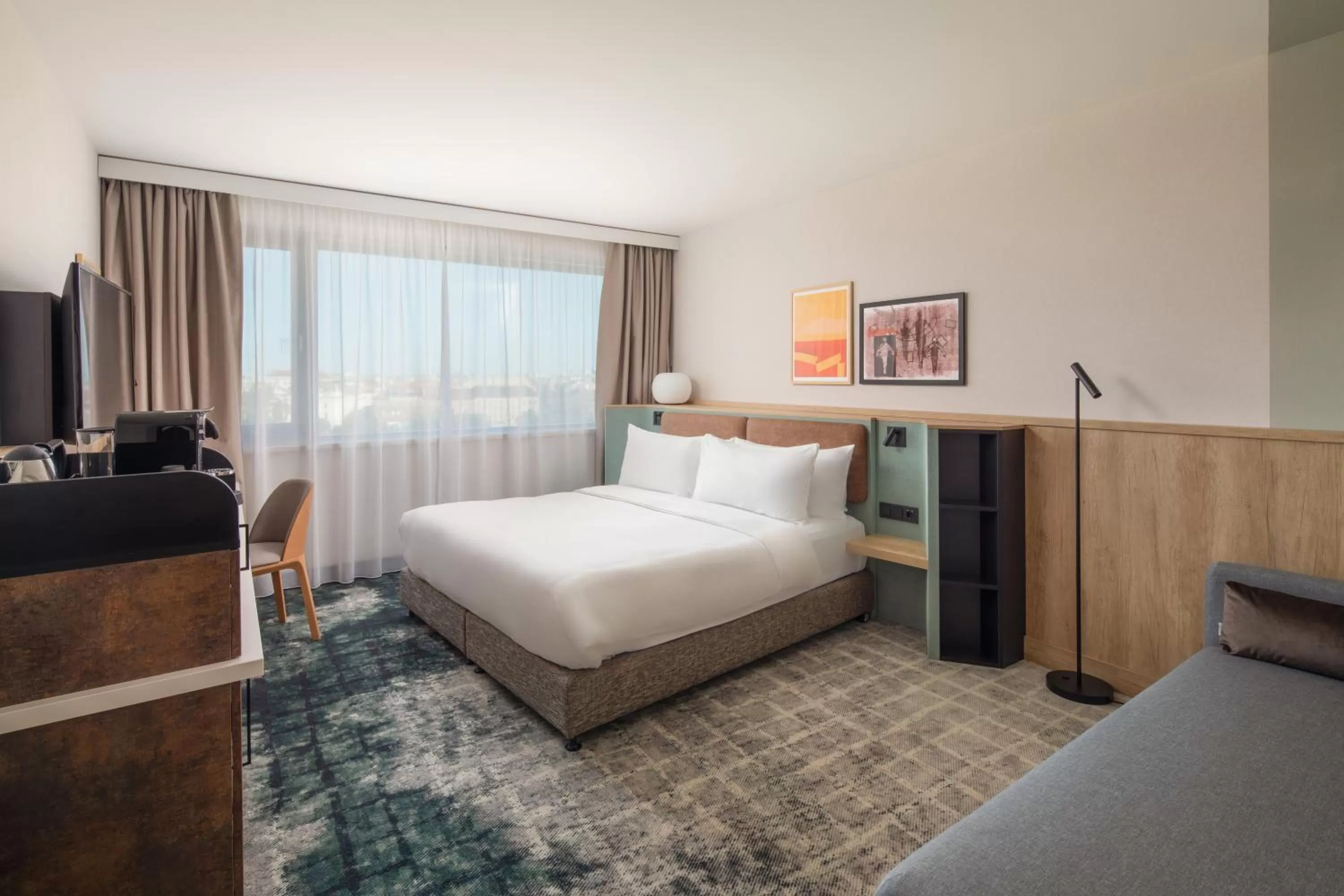 Queen Bed Premium with access to Club Lounge in Crowne Plaza Budapest by IHG