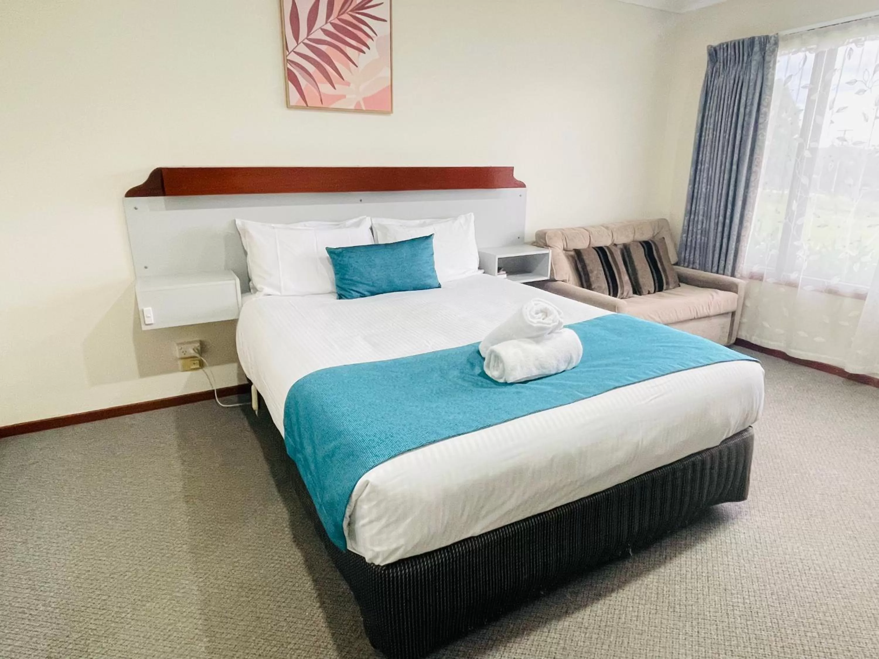 Superior Queen Room in Warragul Views Motor Inn