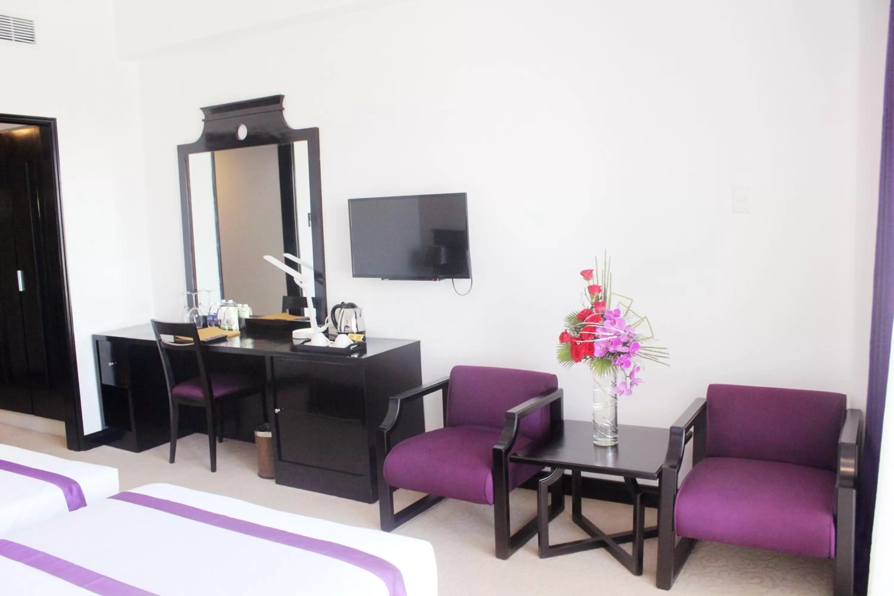 Deluxe Twin Room with Balcony and River View in TTC Hotel Can Tho