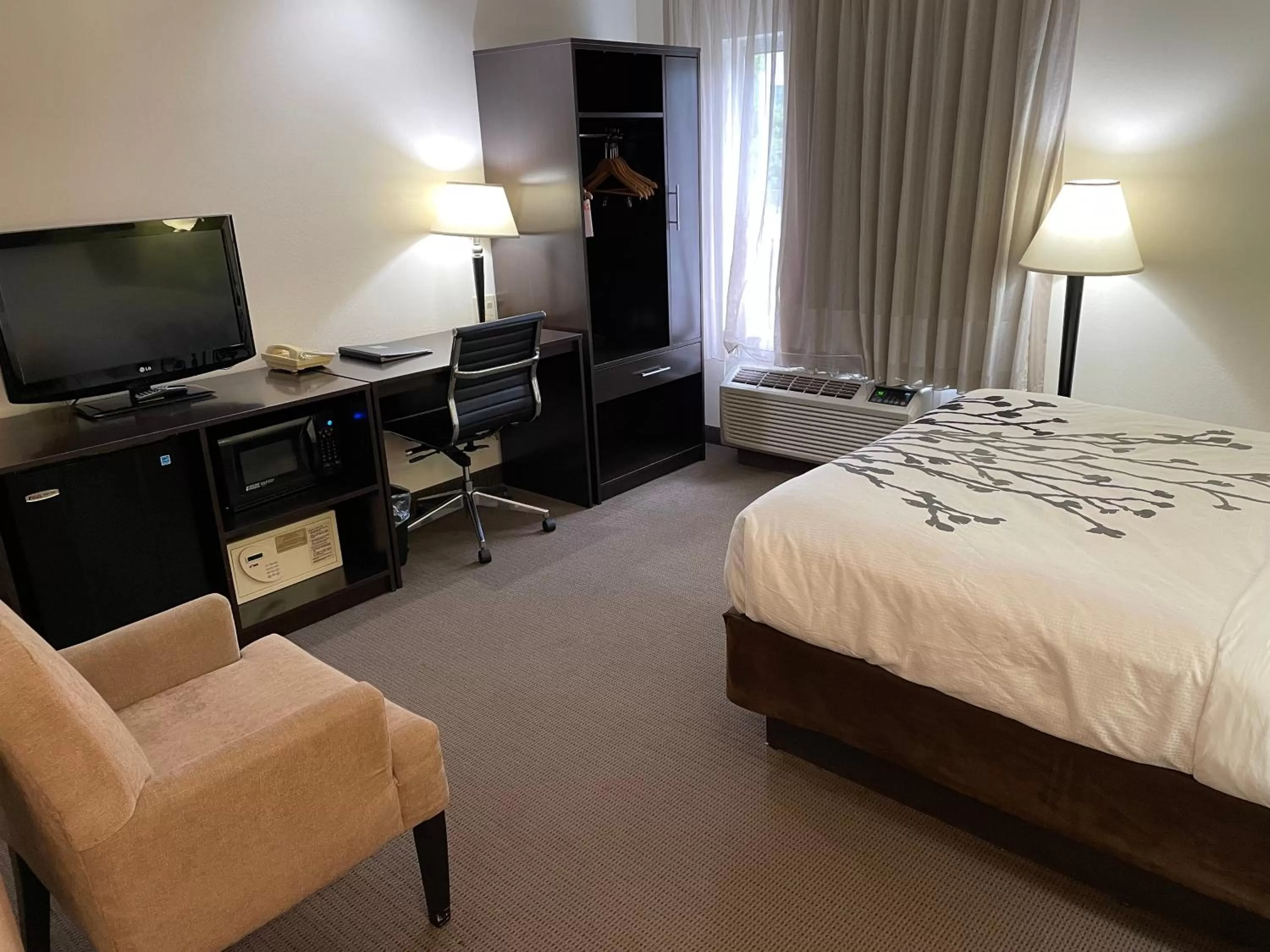 Queen Room - Non-Smoking in Sleep Inn Raleigh Durham Airport