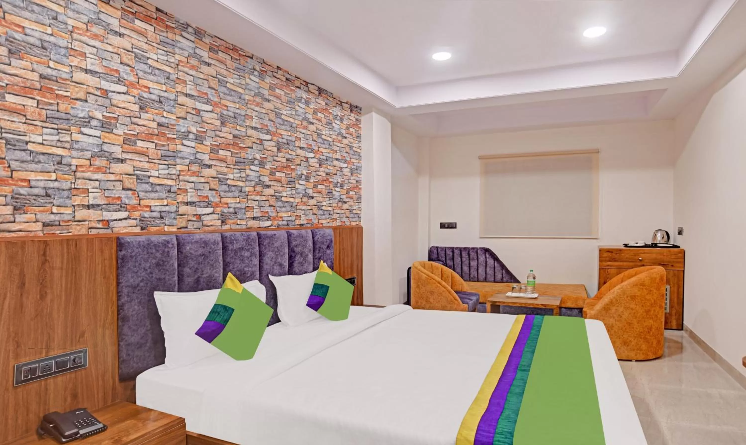 Deluxe Double Room - single occupancy in Treebo Merit