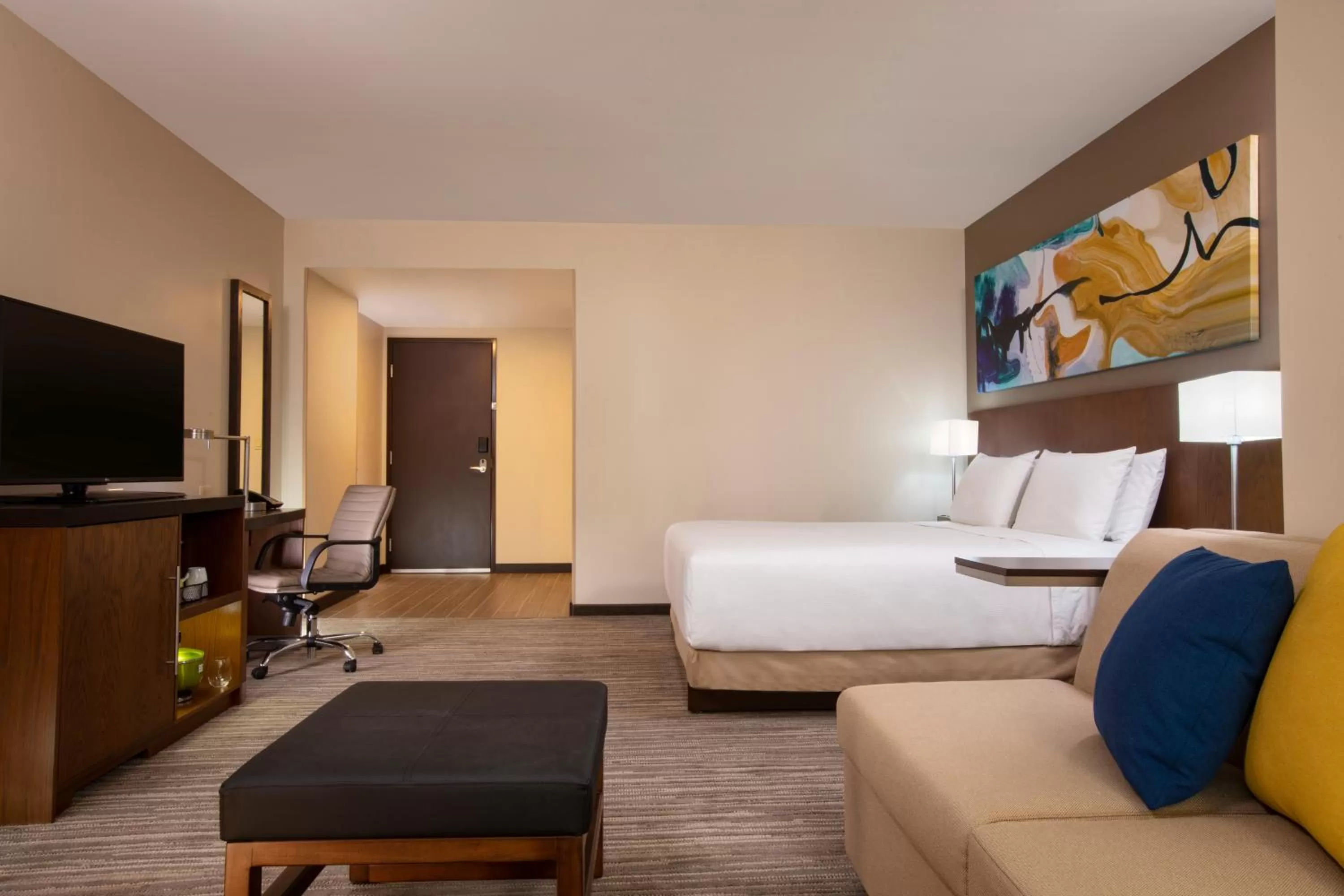 King Room with Sofa Bed and Roll-In Shower - Disability Access in Hyatt Place Aguascalientes Bonaterra
