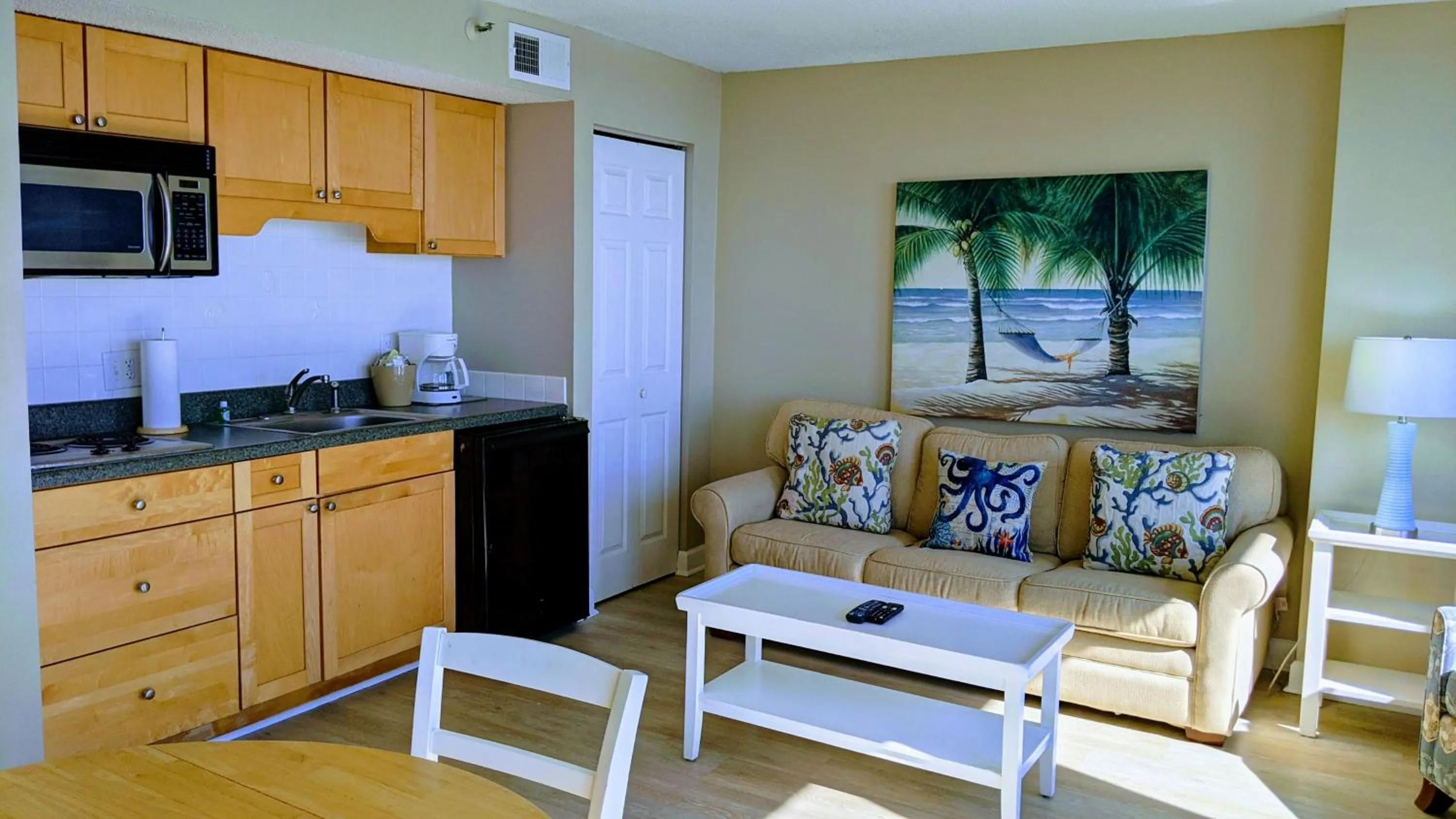 Traditional Double Room in Shell Island Resort - All Oceanfront Suites
