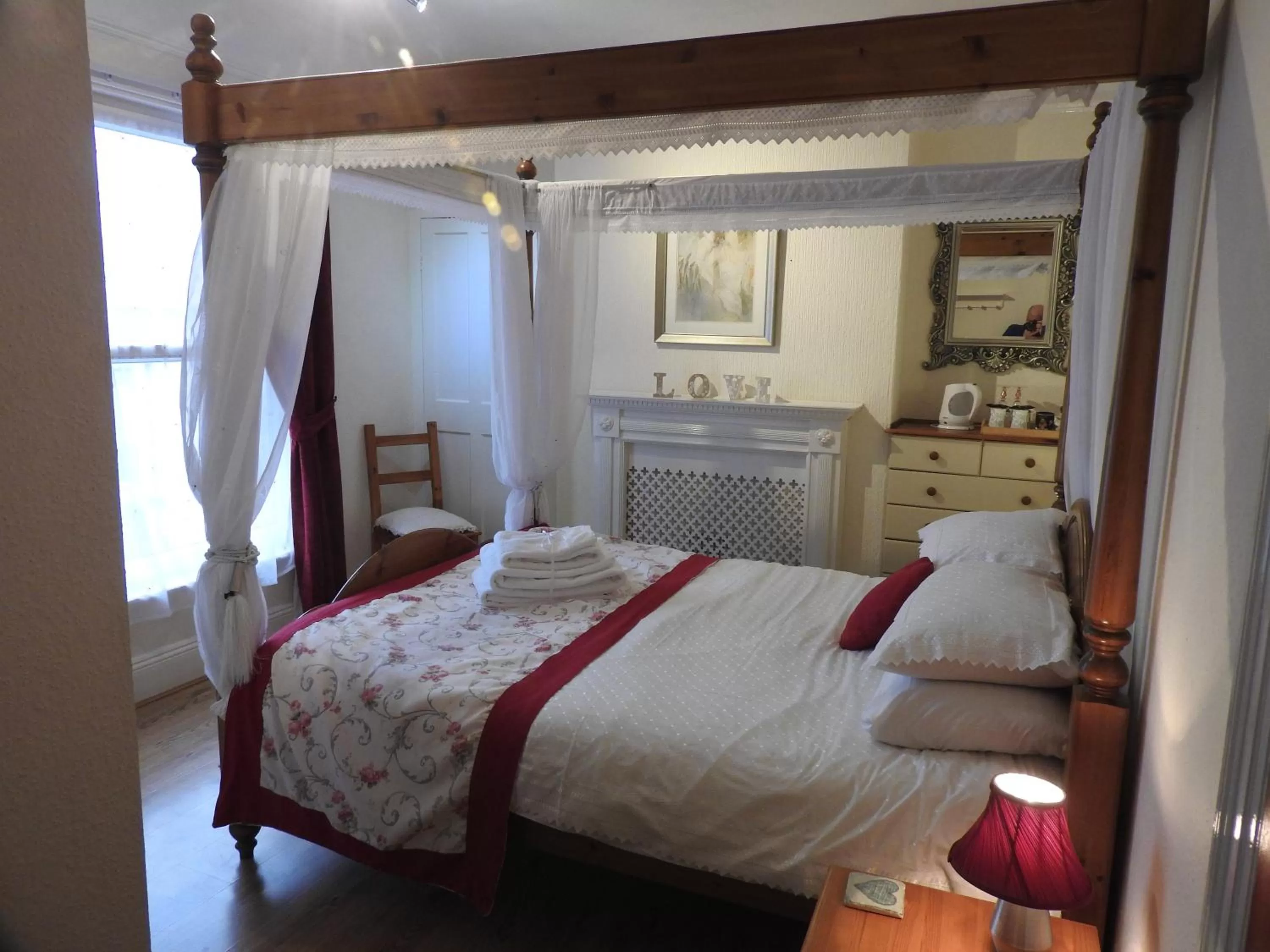 Superior King Room in Beaches Guesthouse