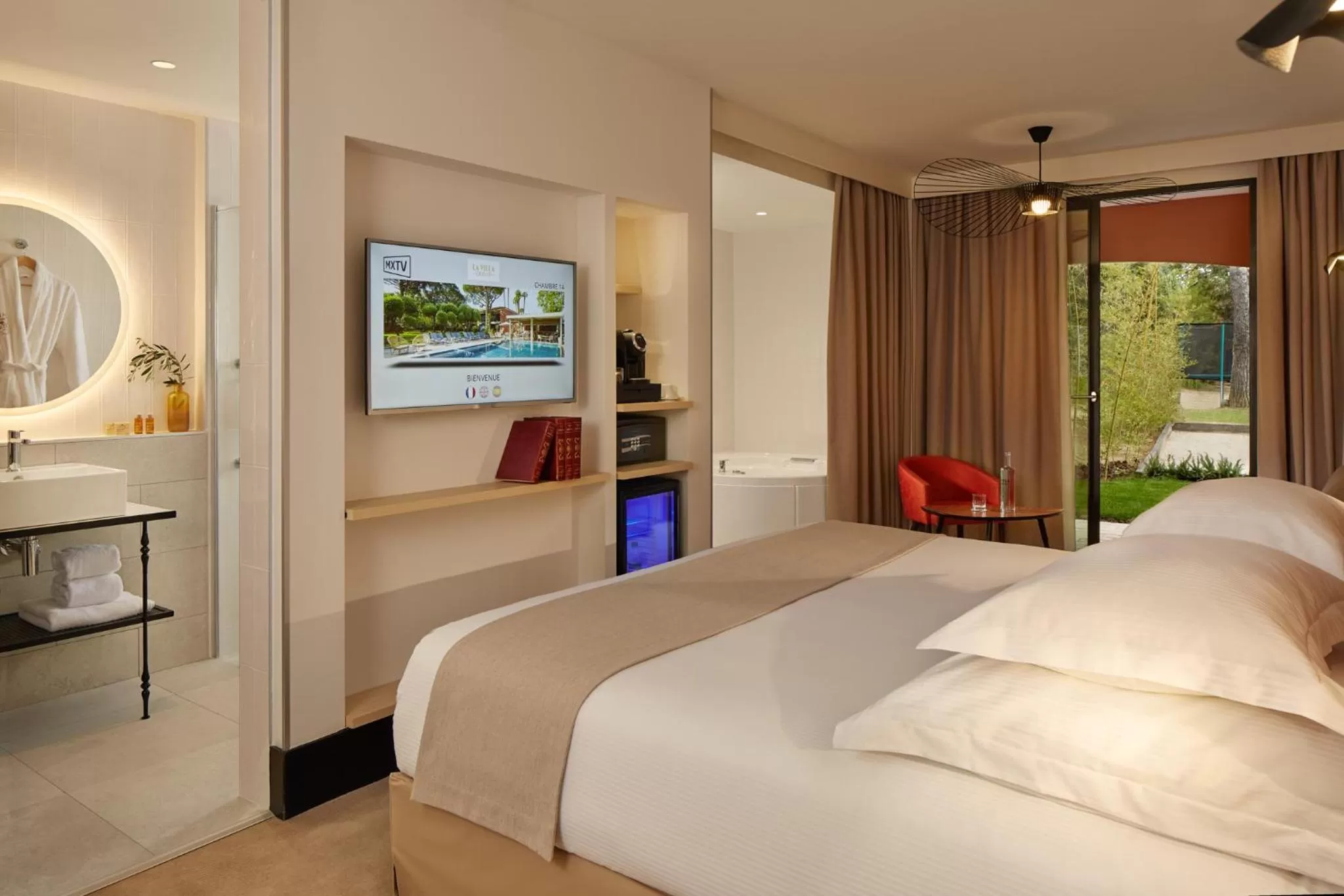 Mini Suite with Jacuzzi in Villa Duflot Hôtel & Spa Perpignan