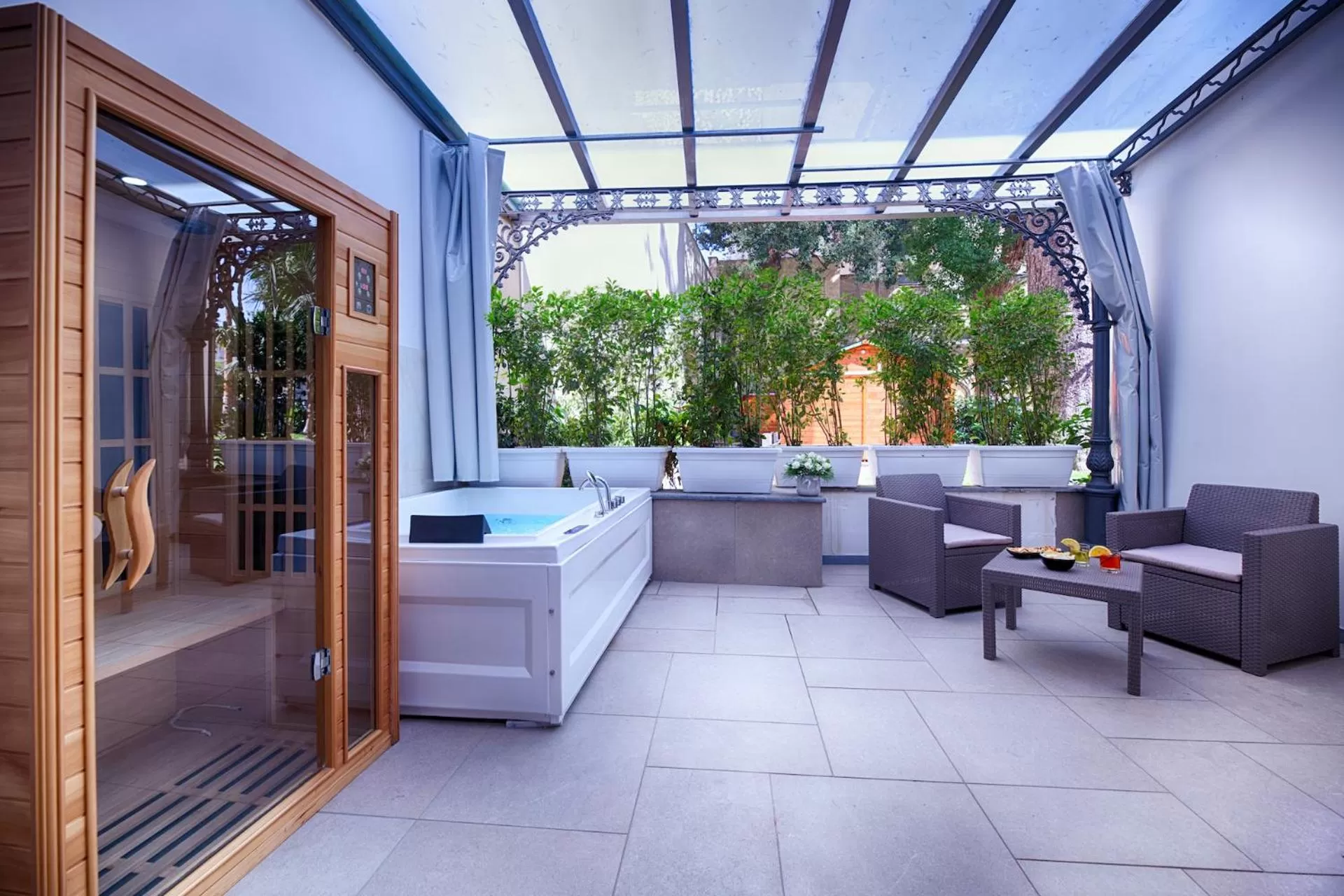 Suite with Sauna in Villa Elisio Hotel & Spa