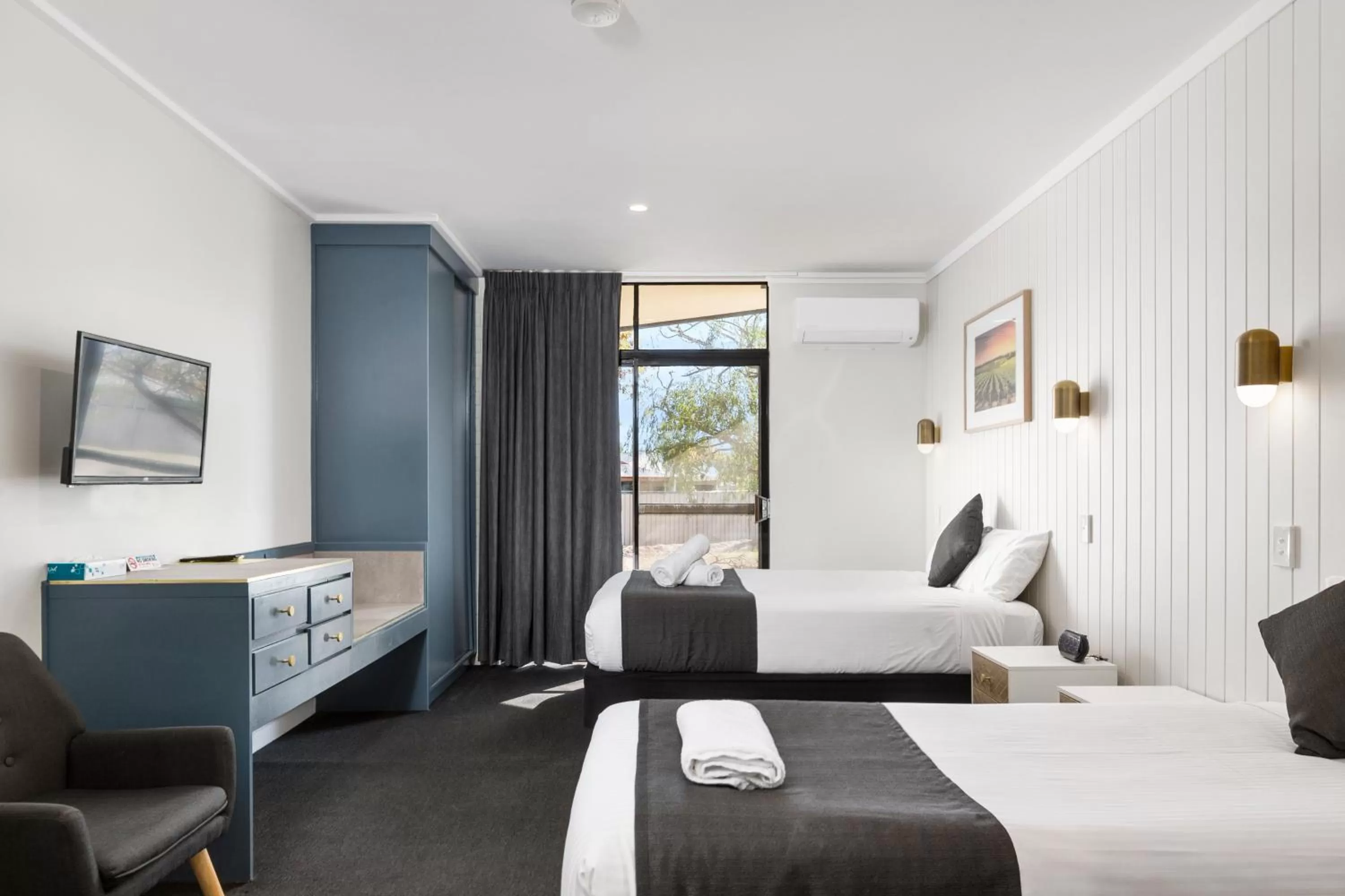 Deluxe Twin Room in The Wine Vine Hotel