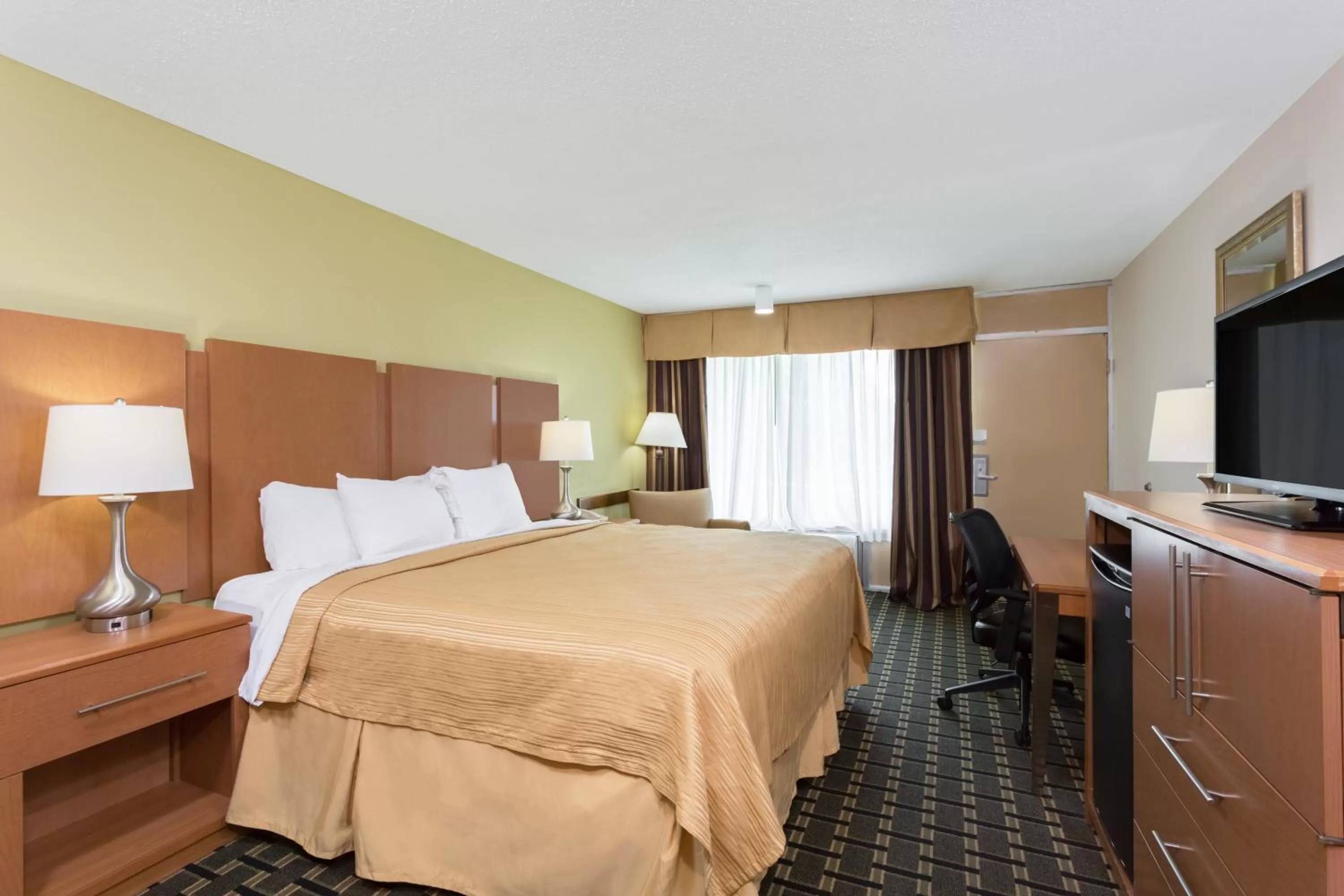 King Room - Mobility Access/Non-Smoking in Days Inn & Conf Center by Wyndham Southern Pines Pinehurst