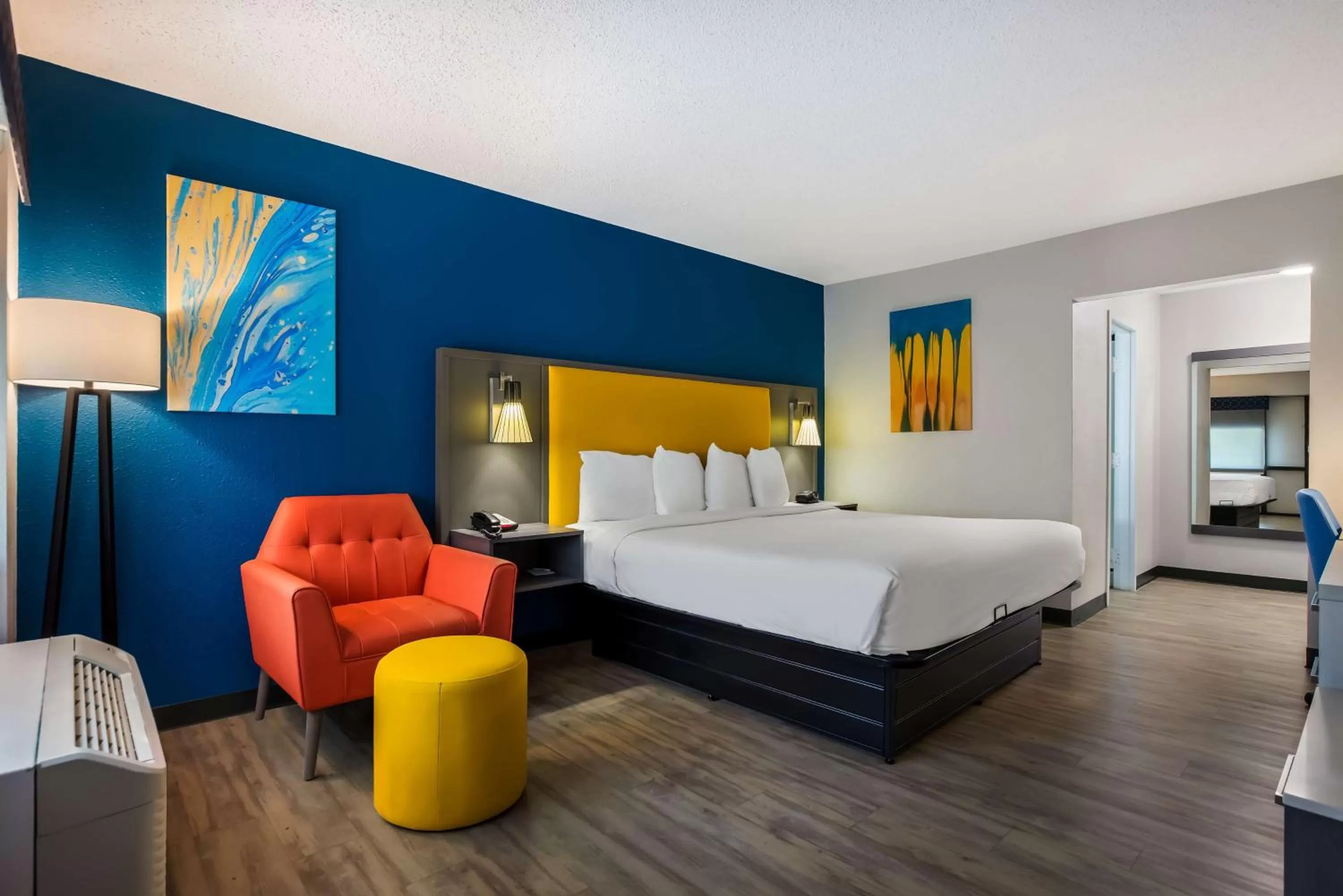 Queen Room - Non-Smoking in Best Western Bordentown Inn