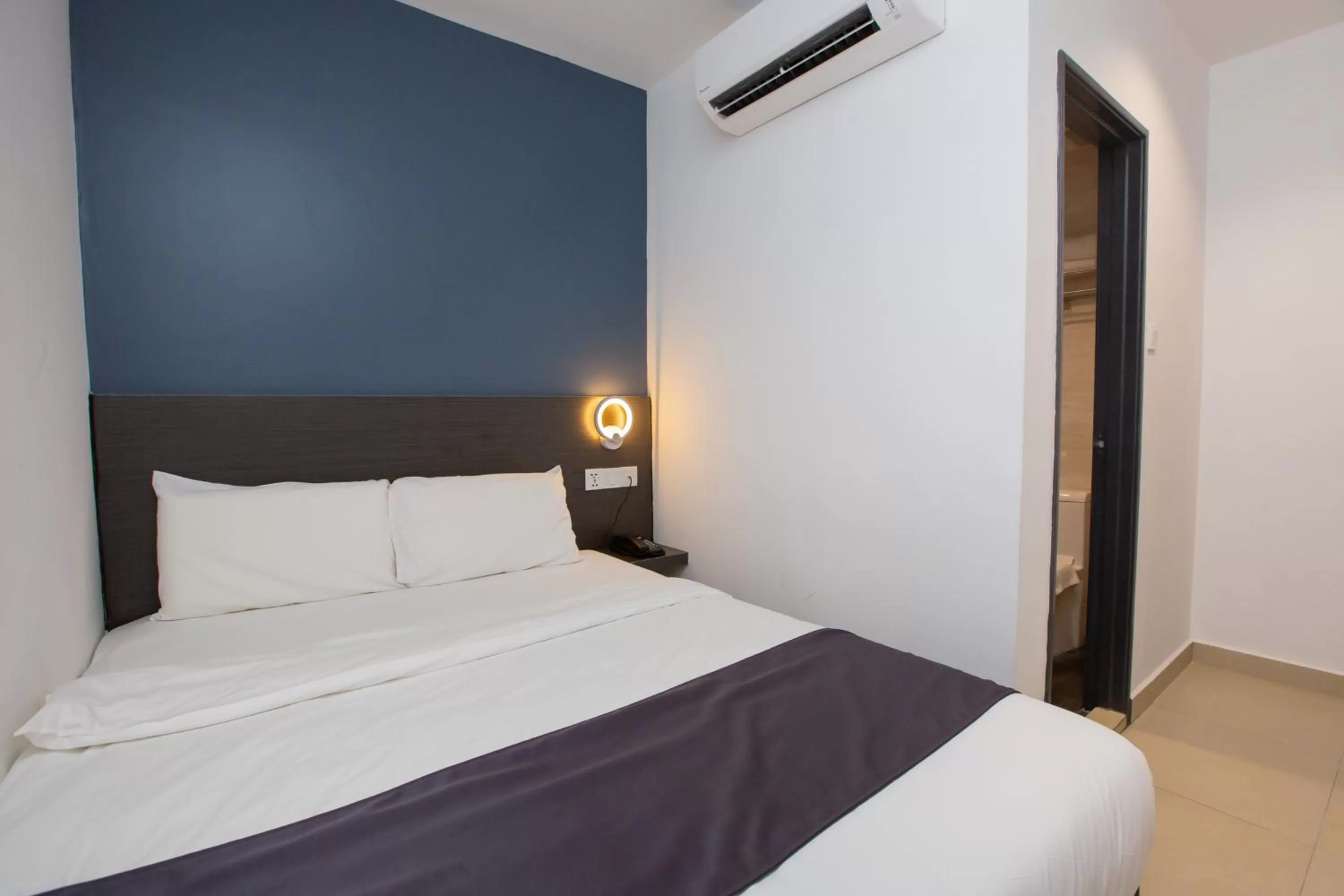 Deluxe Queen Room in 1 Hotel Signature