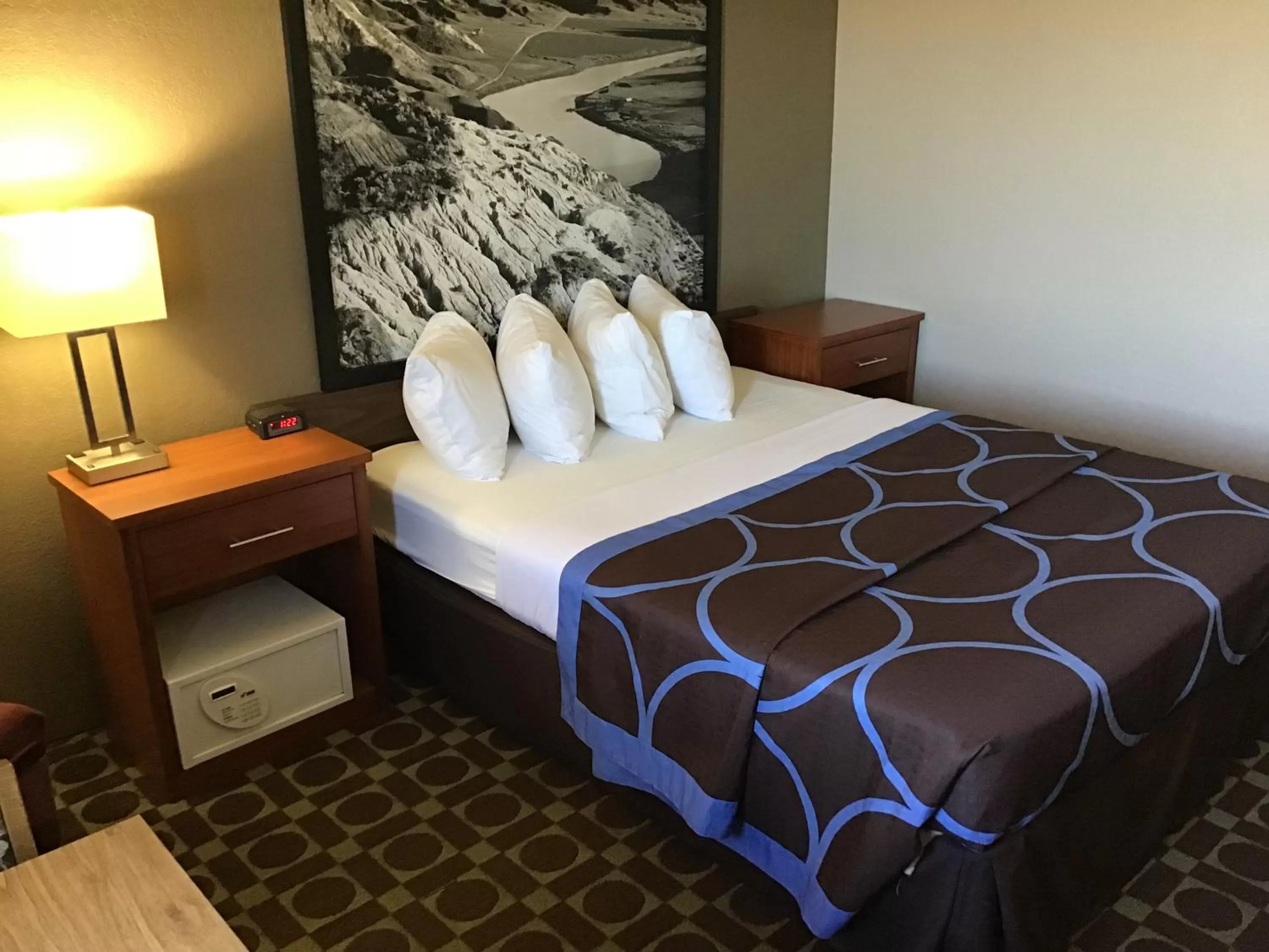 Queen Room - Non-Smoking in Super 8 by Wyndham Miles City