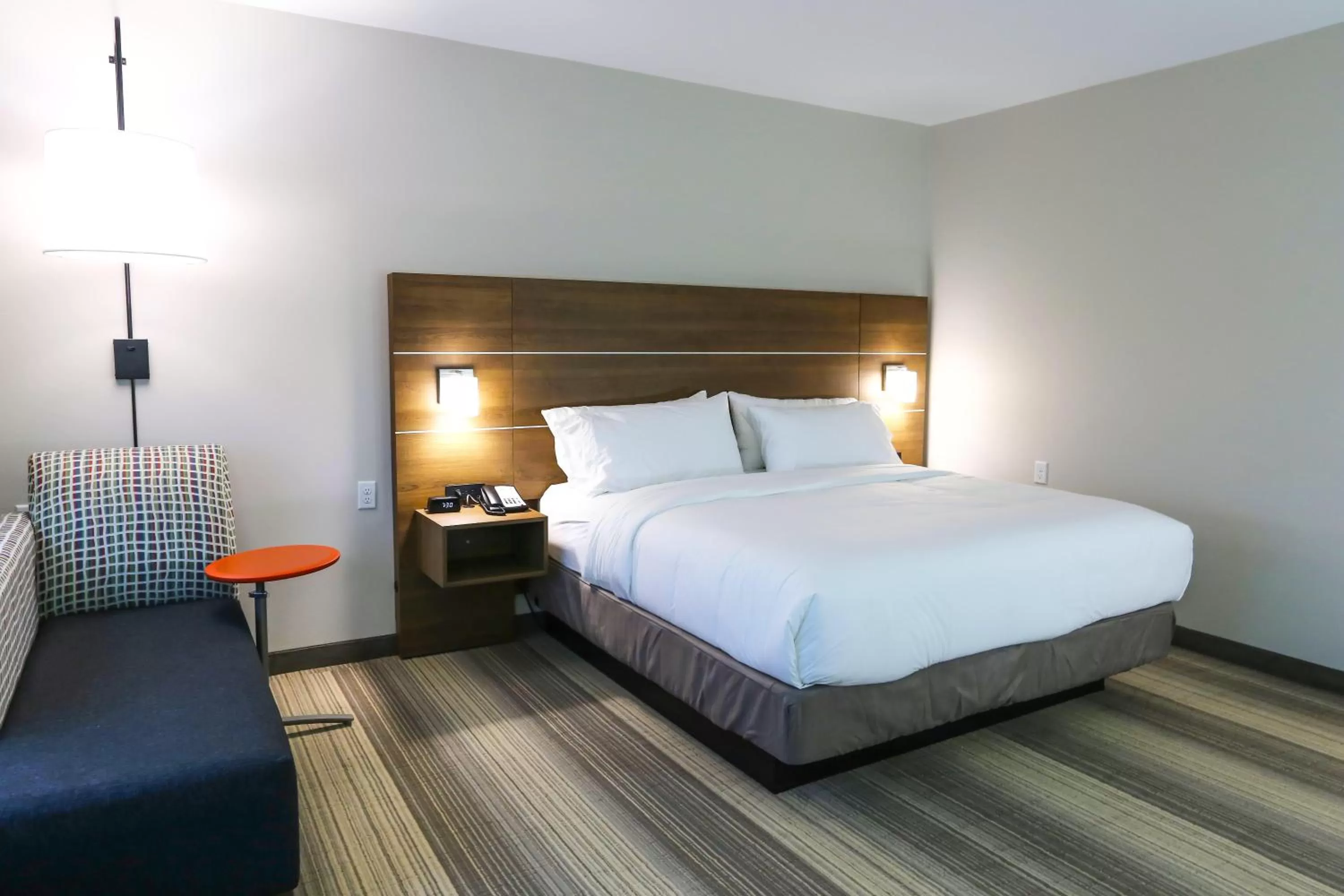 King Room with Roll In Shower - Non-Smoking in Holiday Inn Express & Suites - Houston IAH - Beltway 8 by IHG
