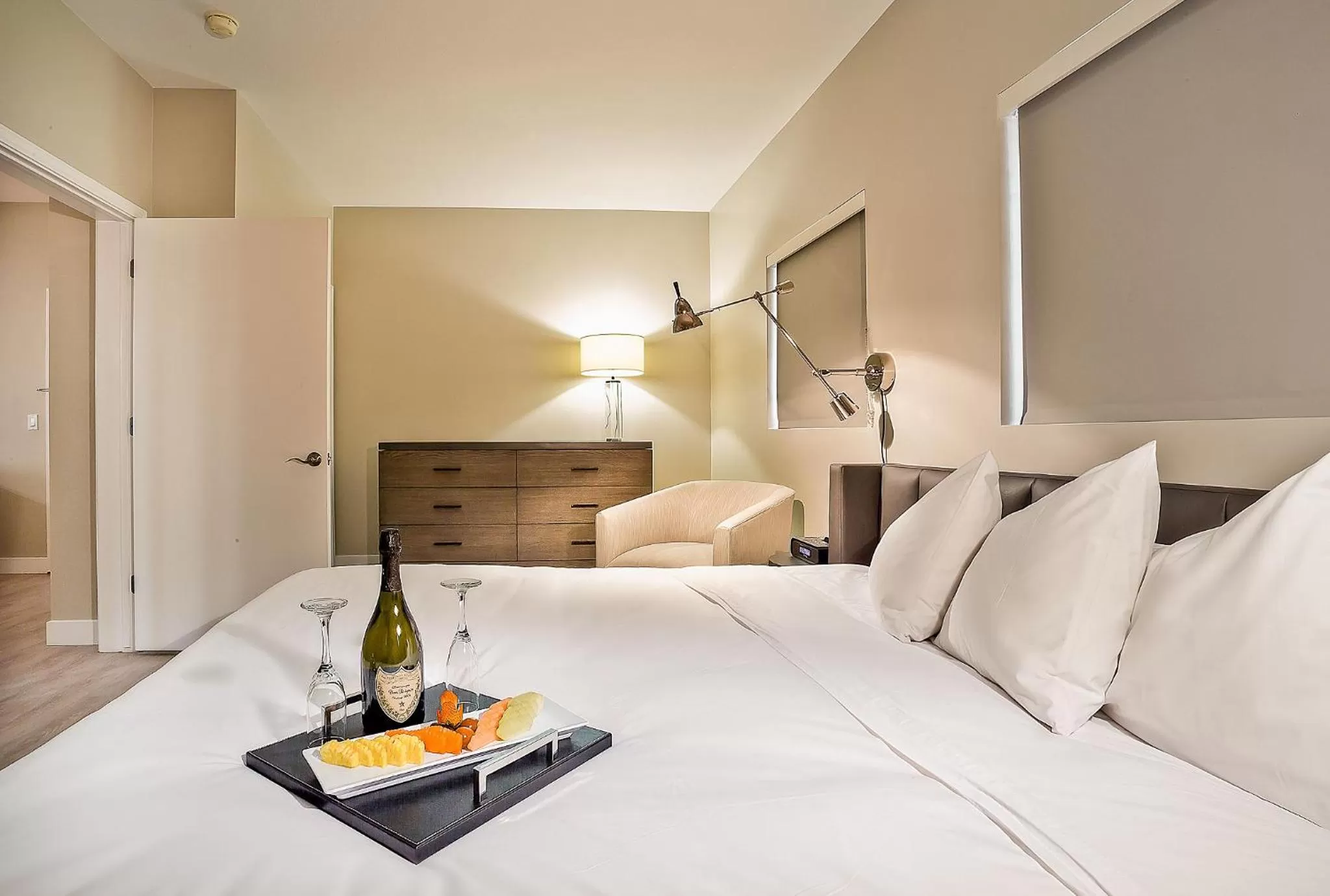 Villa with One King- Disability access in Grand Hotel