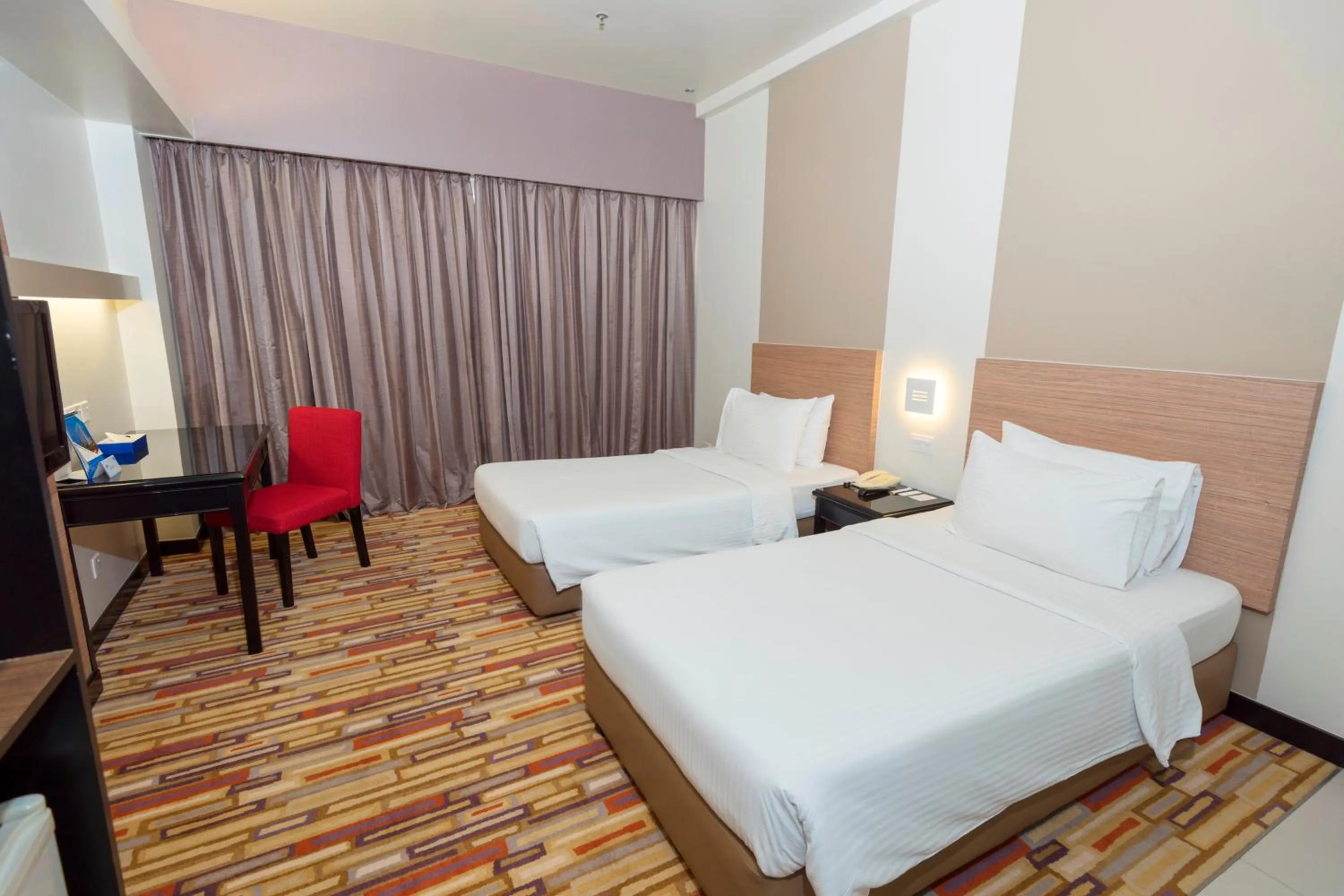 Standard Twin Room in Harbour View Hotel