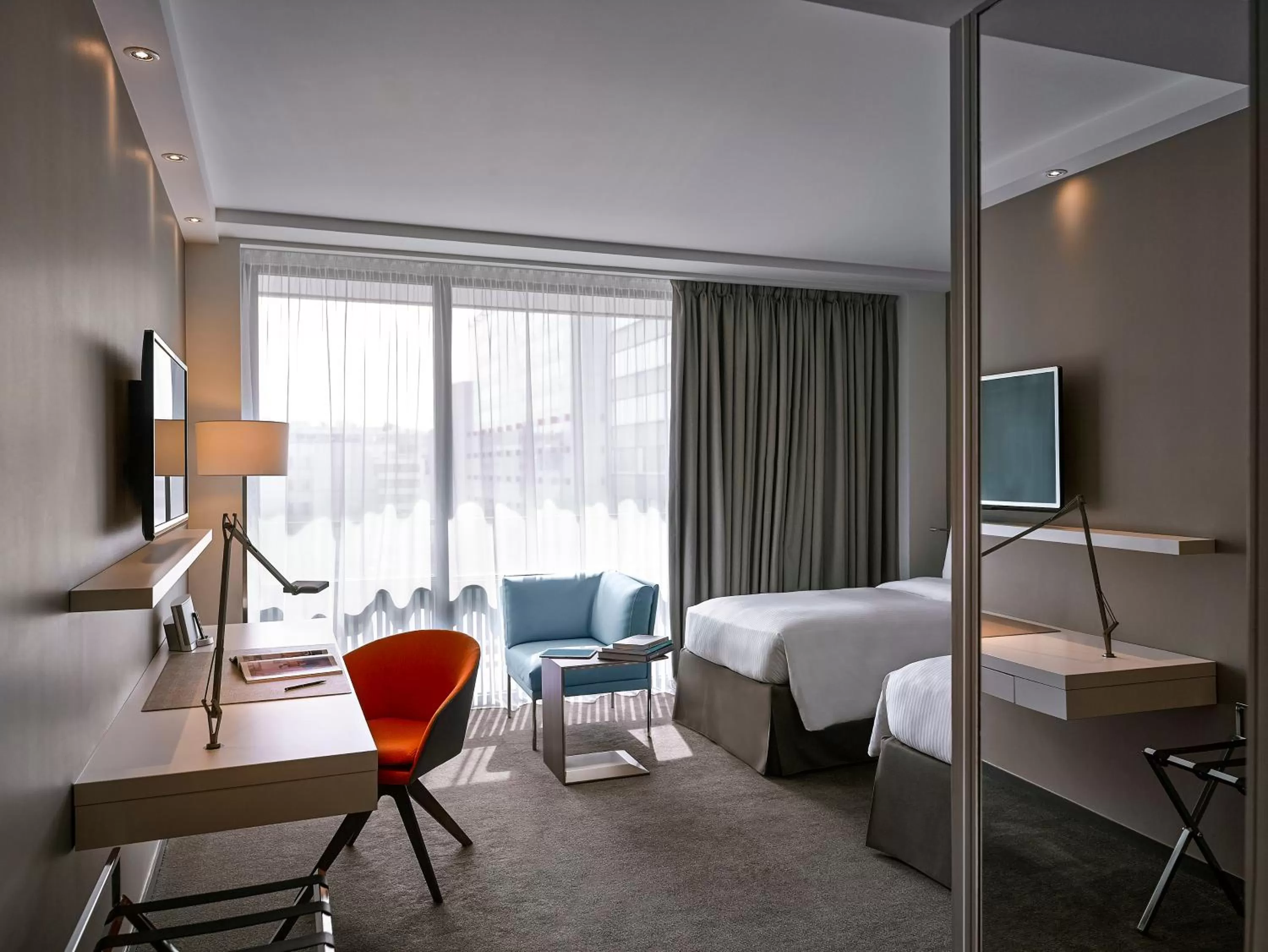 Classic Twin Room with Balcony and Garden View in Pullman Paris Tour Eiffel