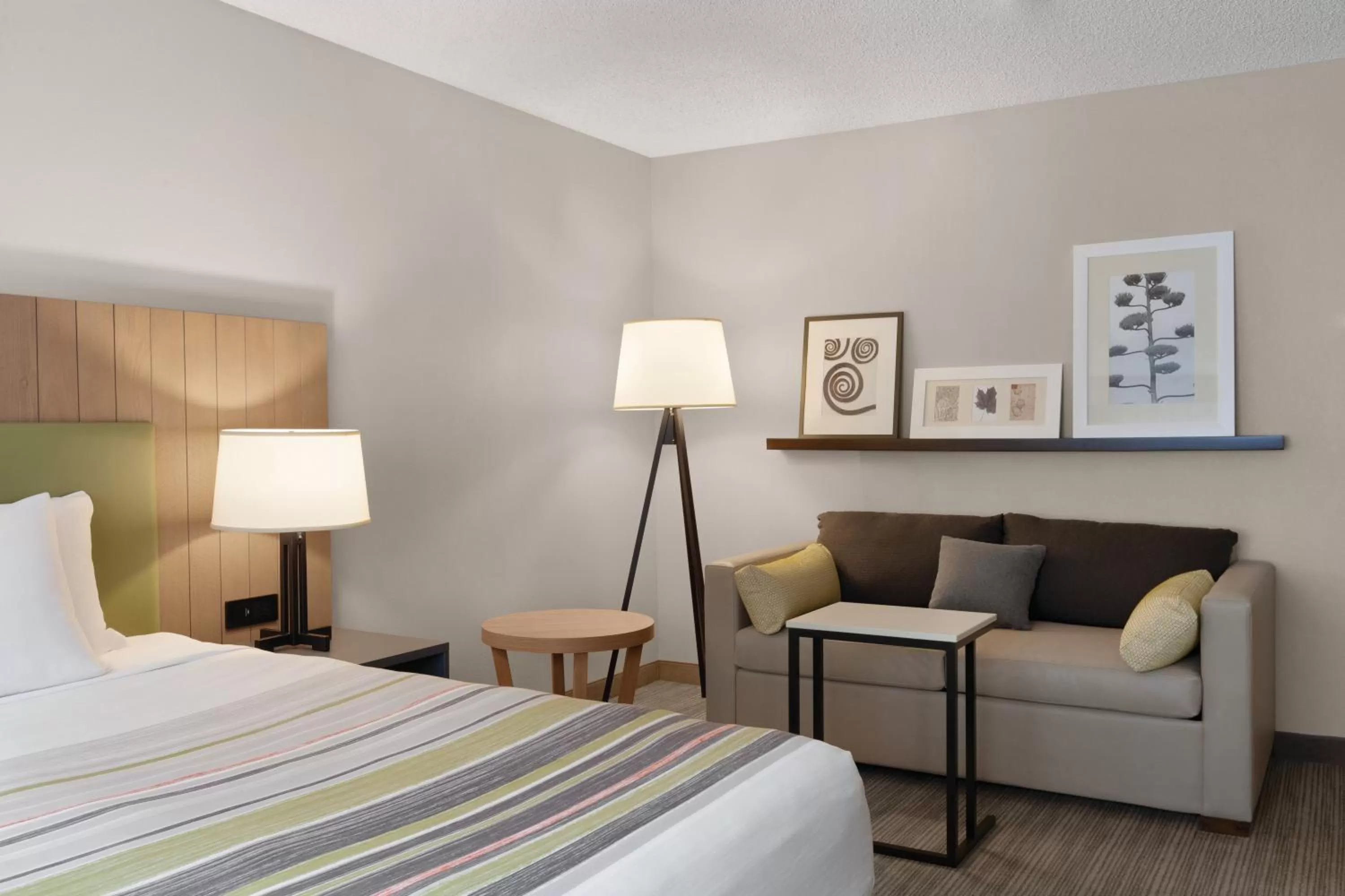 Studio King Suite in Country Inn & Suites by Radisson, Seattle-Bothell, WA