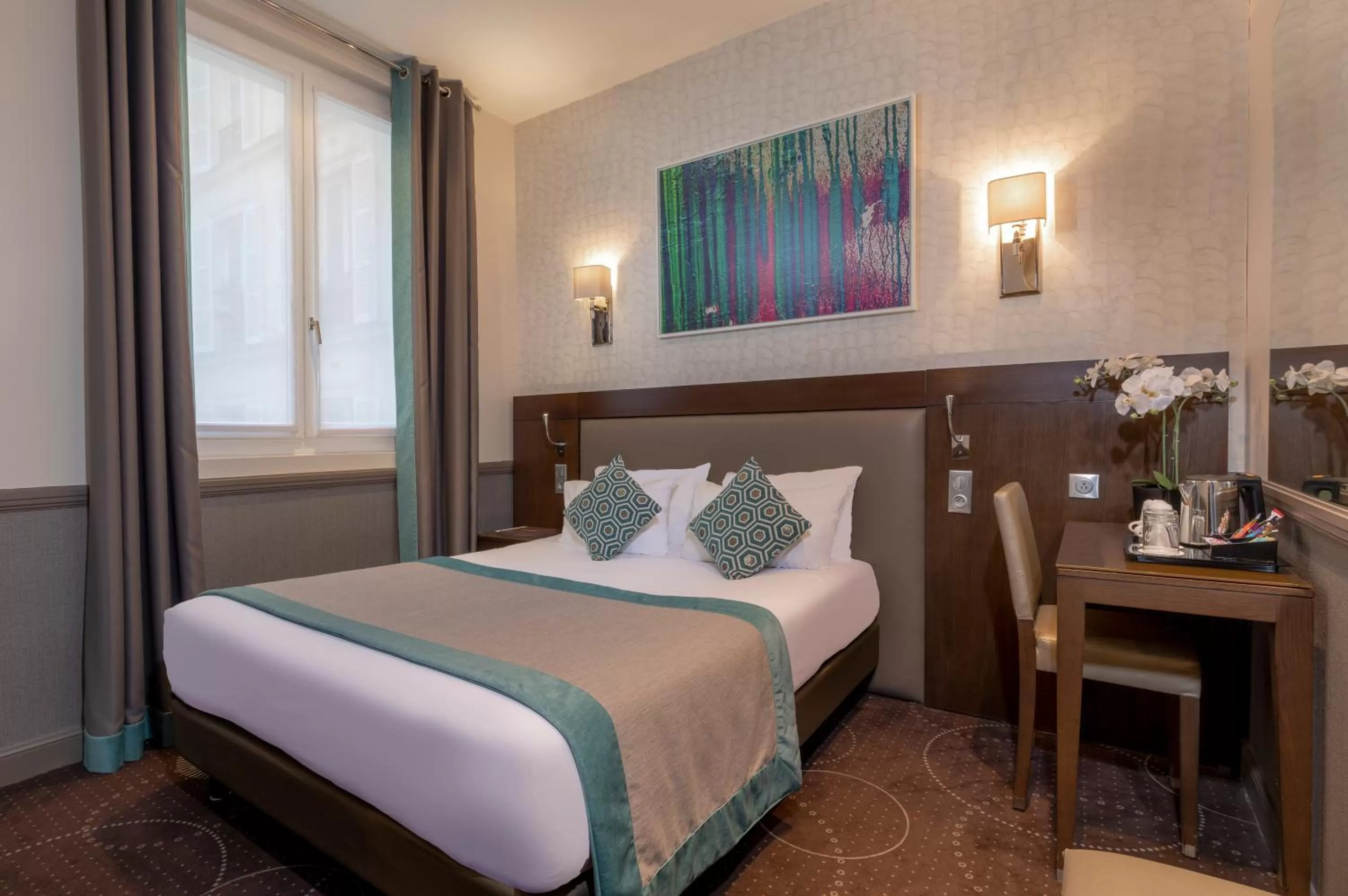 Single Room in Elysées Ceramic