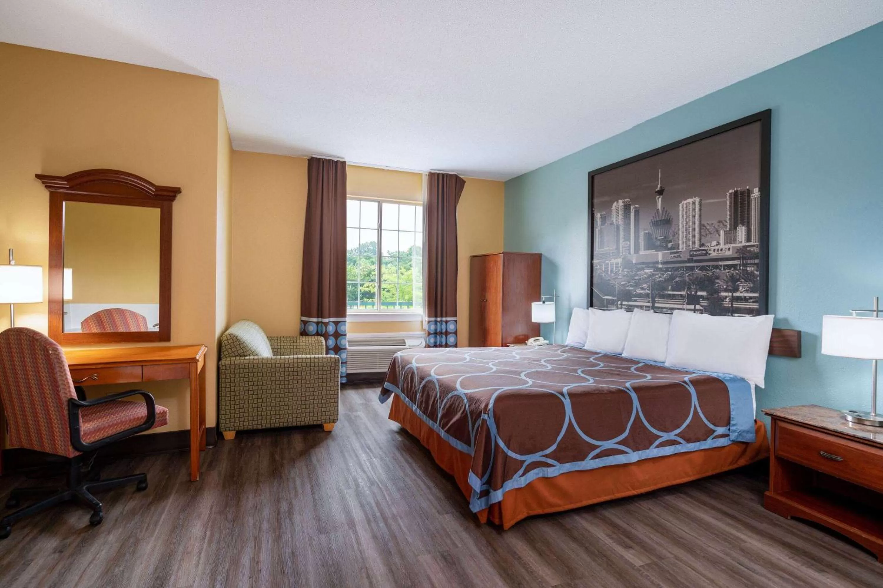 Deluxe King Studio Suite - Non-Smoking in Super 8 by Wyndham Salisbury