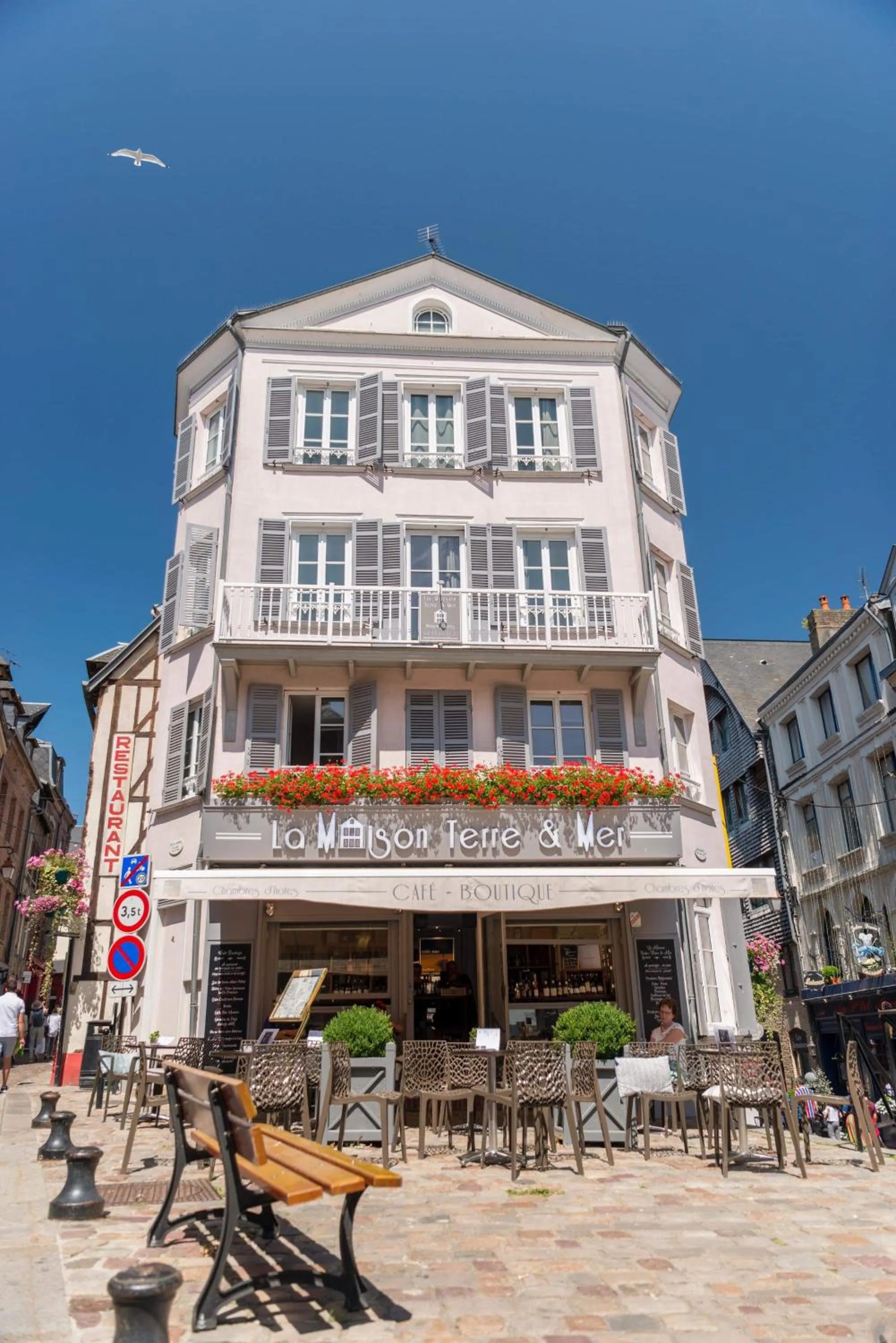 Deluxe Queen Room in Entre Terre Et Mer