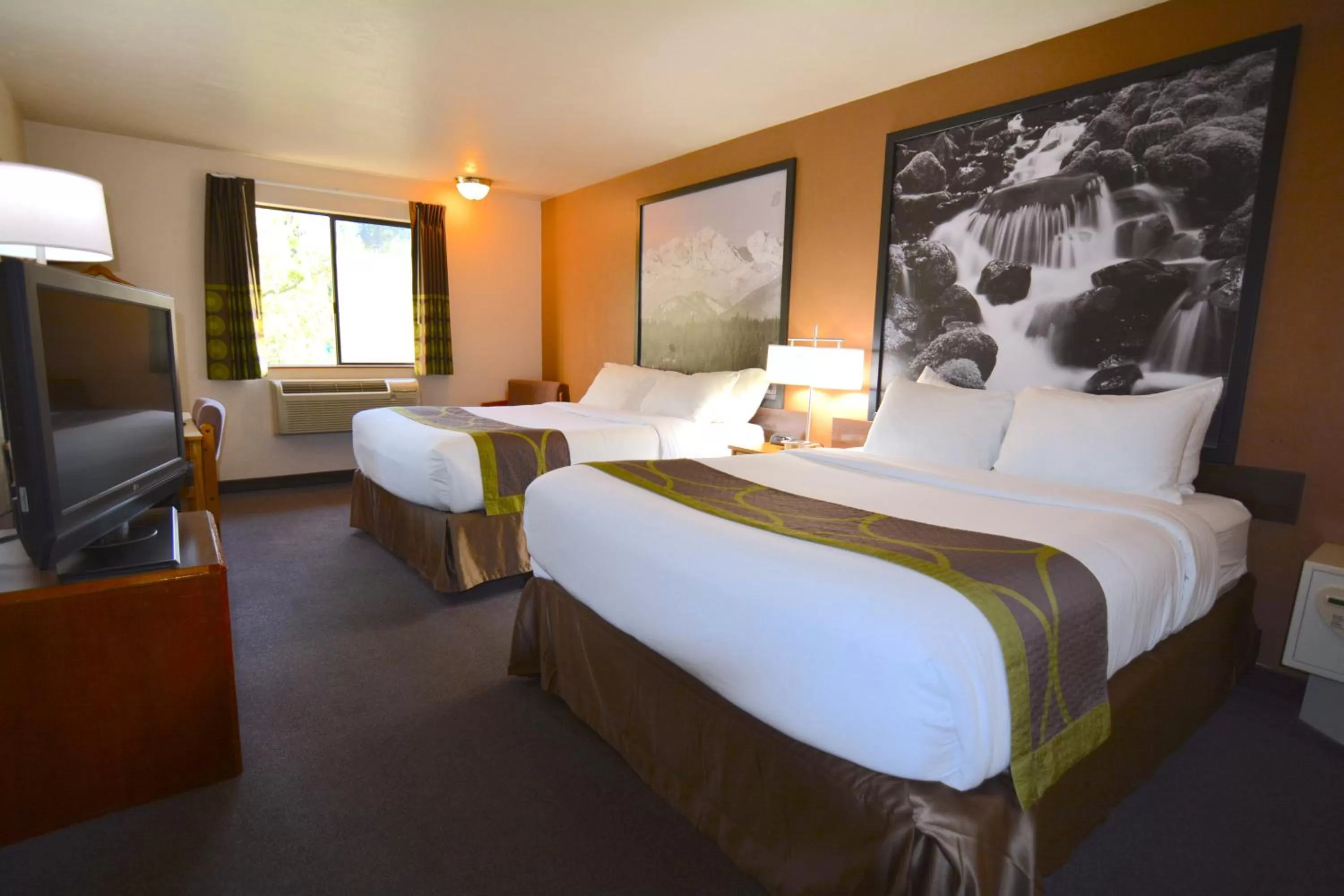 Efficiency Queen Room with Two Queen Beds - Non-Smoking in Super 8 by Wyndham Port Angeles at Olympic National Park