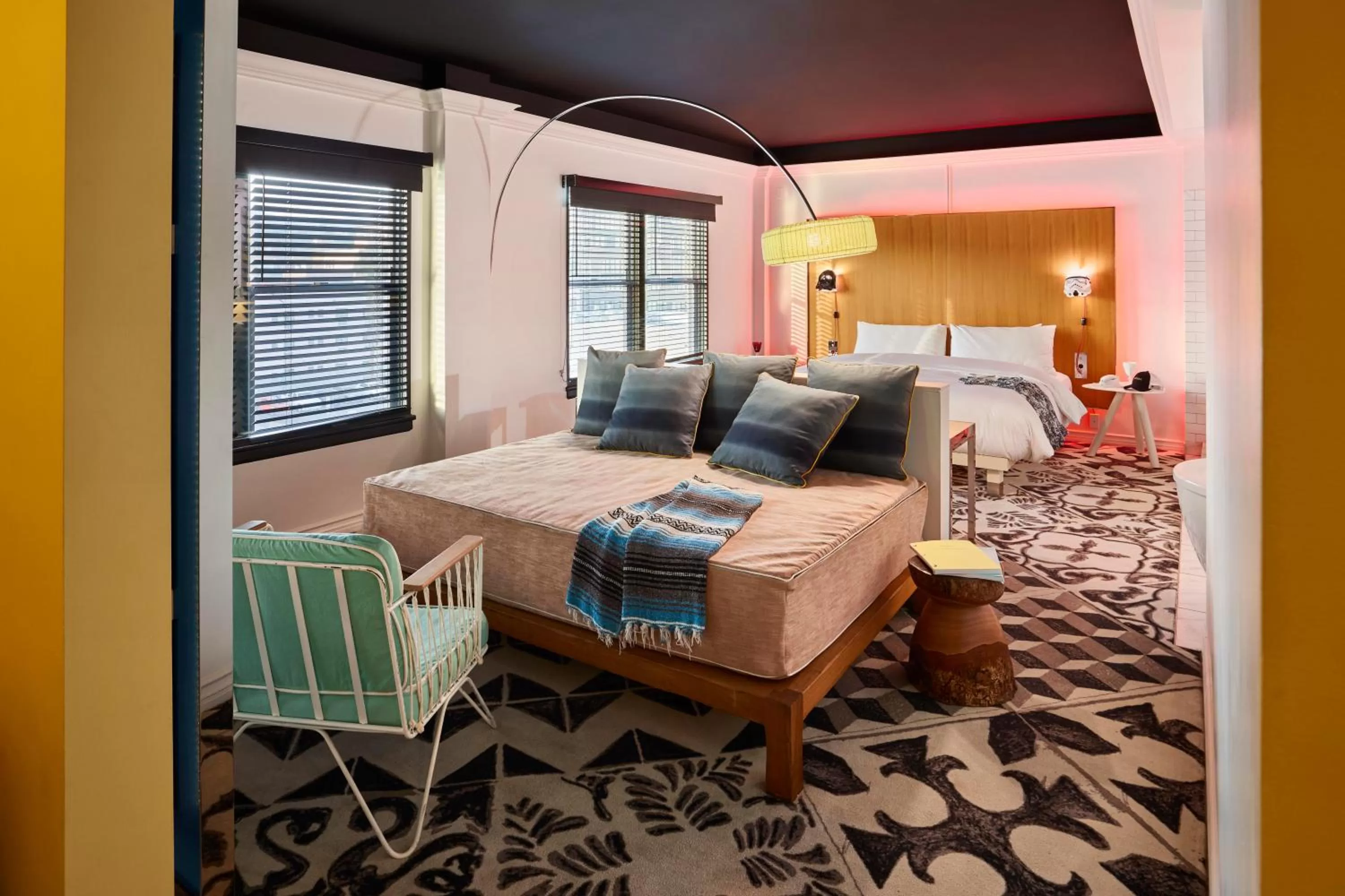 XXL Mama Suite Hollywood with Hills View in Mama Shelter Los Angeles